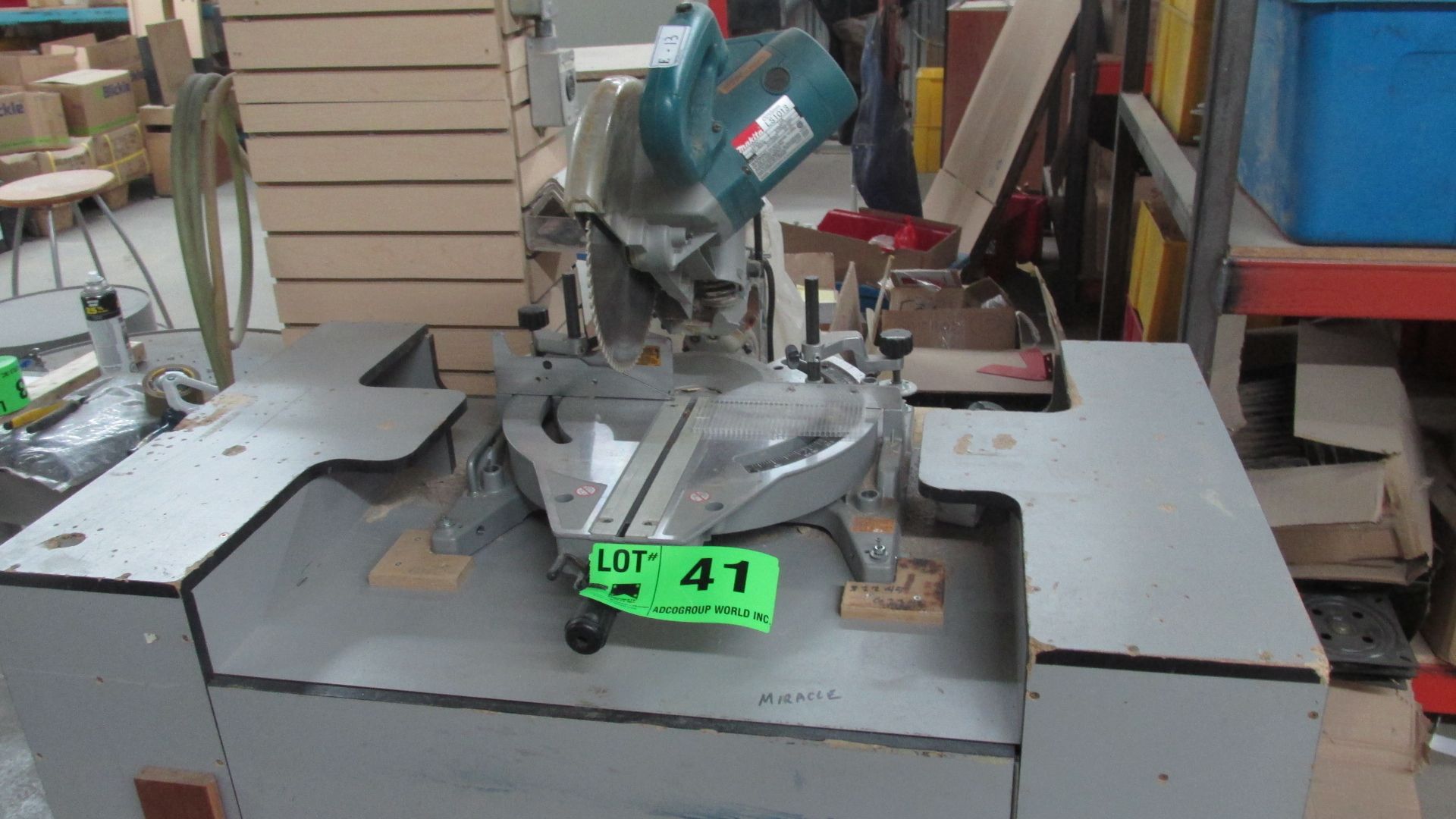 MAKITA 10" SLIDING HEAD MITRE SAW WITH TABLE