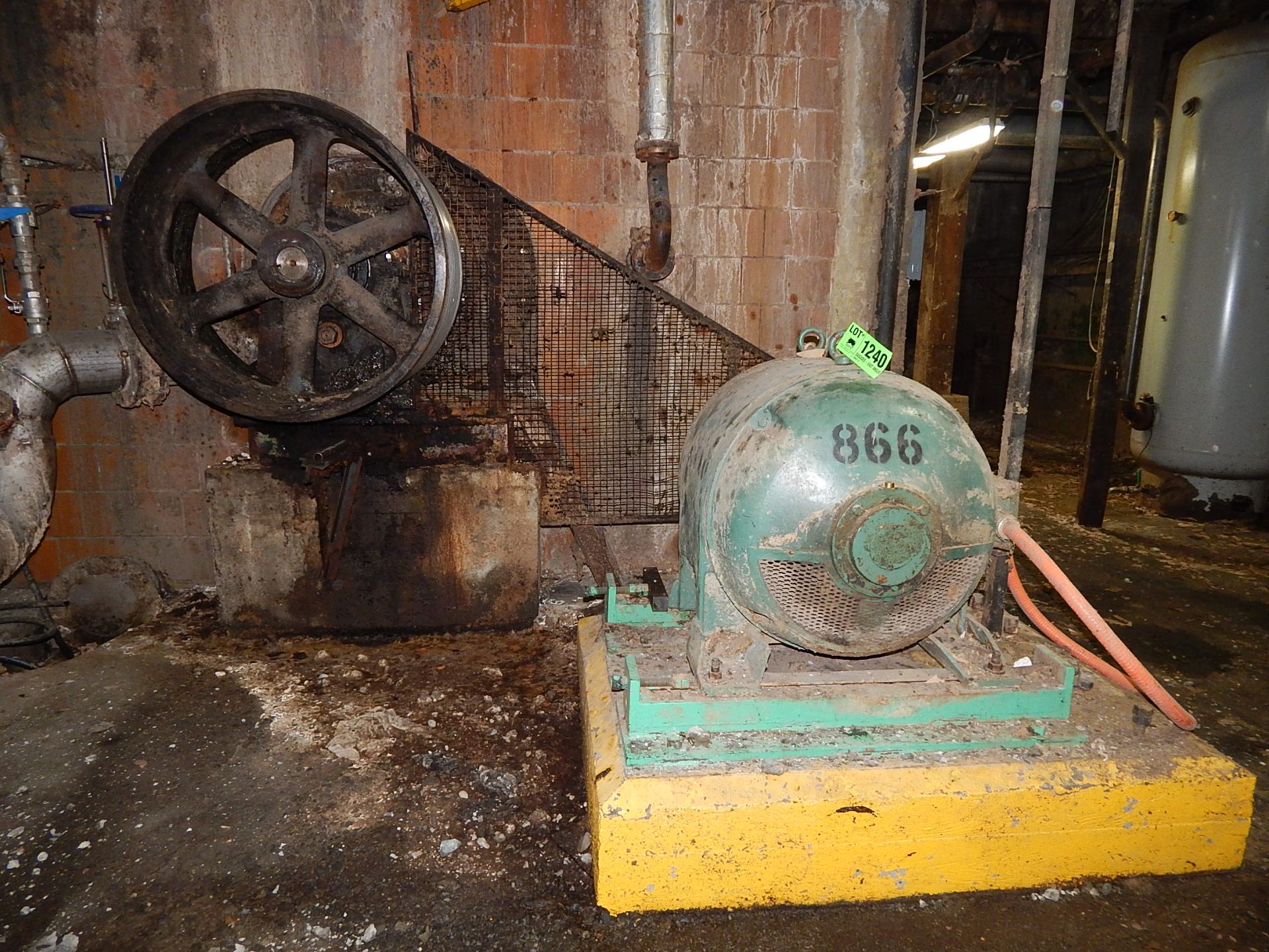 LOT/ 200HP ELECTRIC MOTOR WITH AGITATOR (CI)