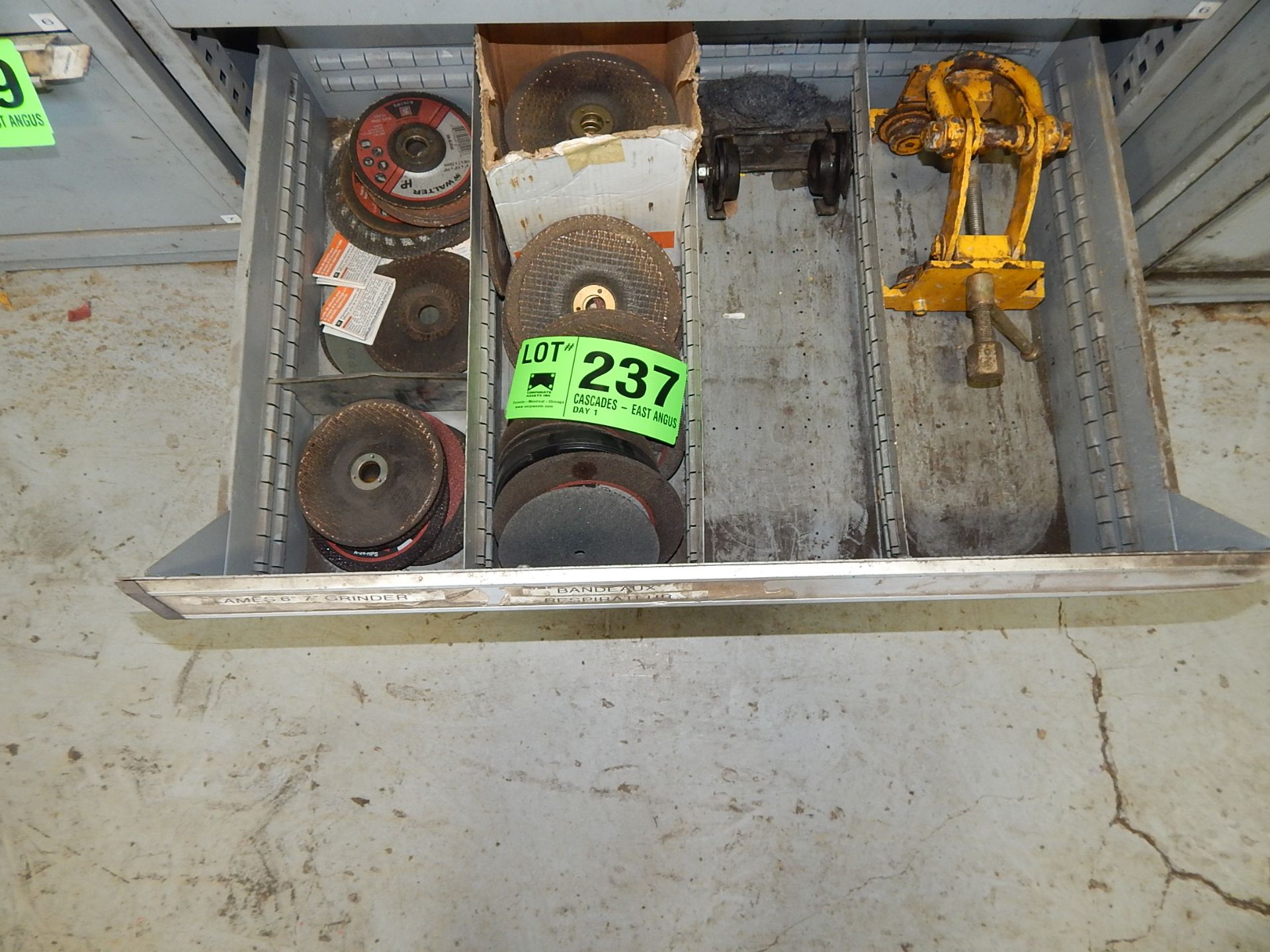 LOT/ CONTENTS OF DRAWER - GRINDER WHEELS