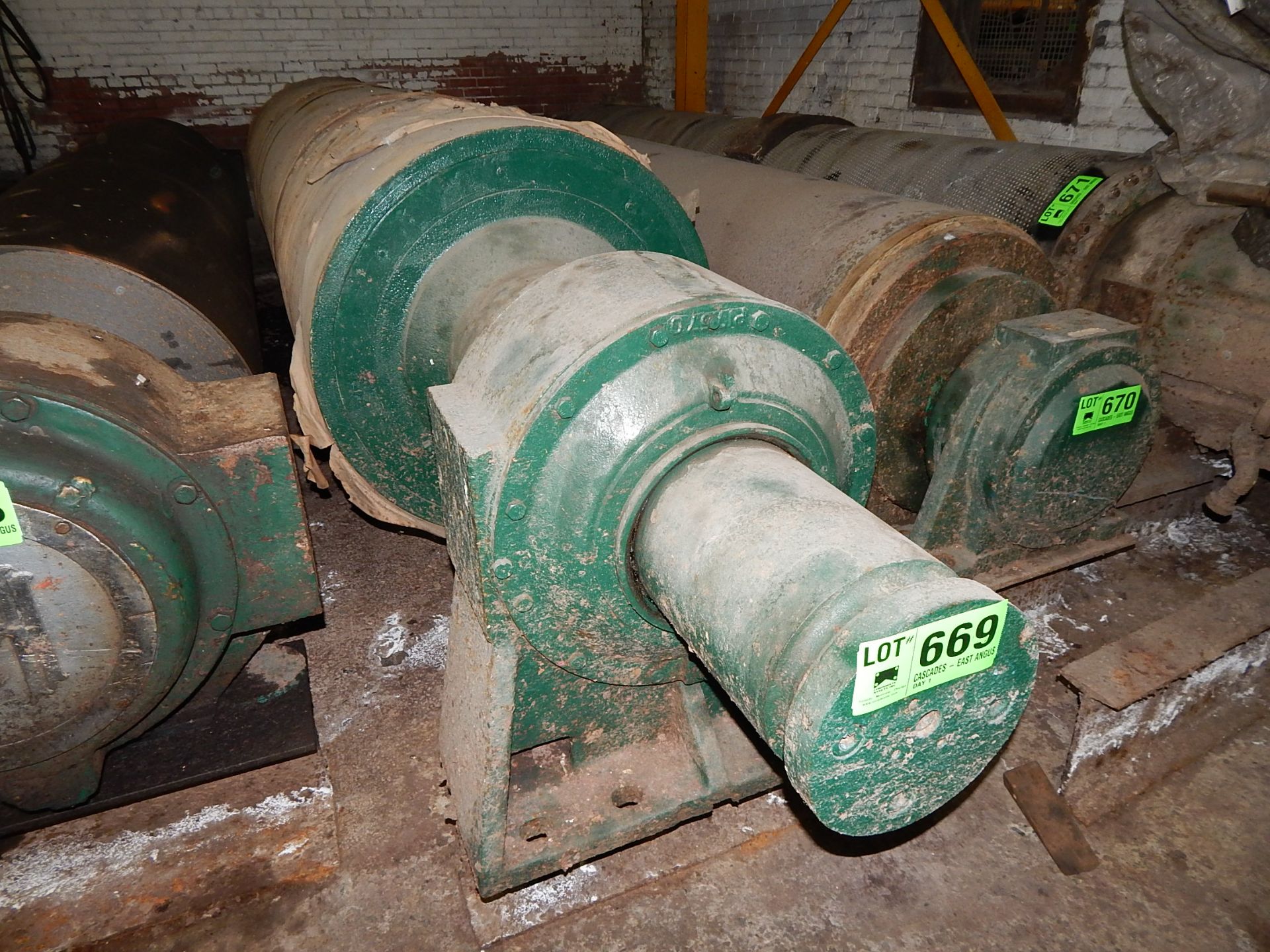 PAPER MACHINE SPARE/REBUILT ROLL #4 TRI-NIP ROLL (CI)