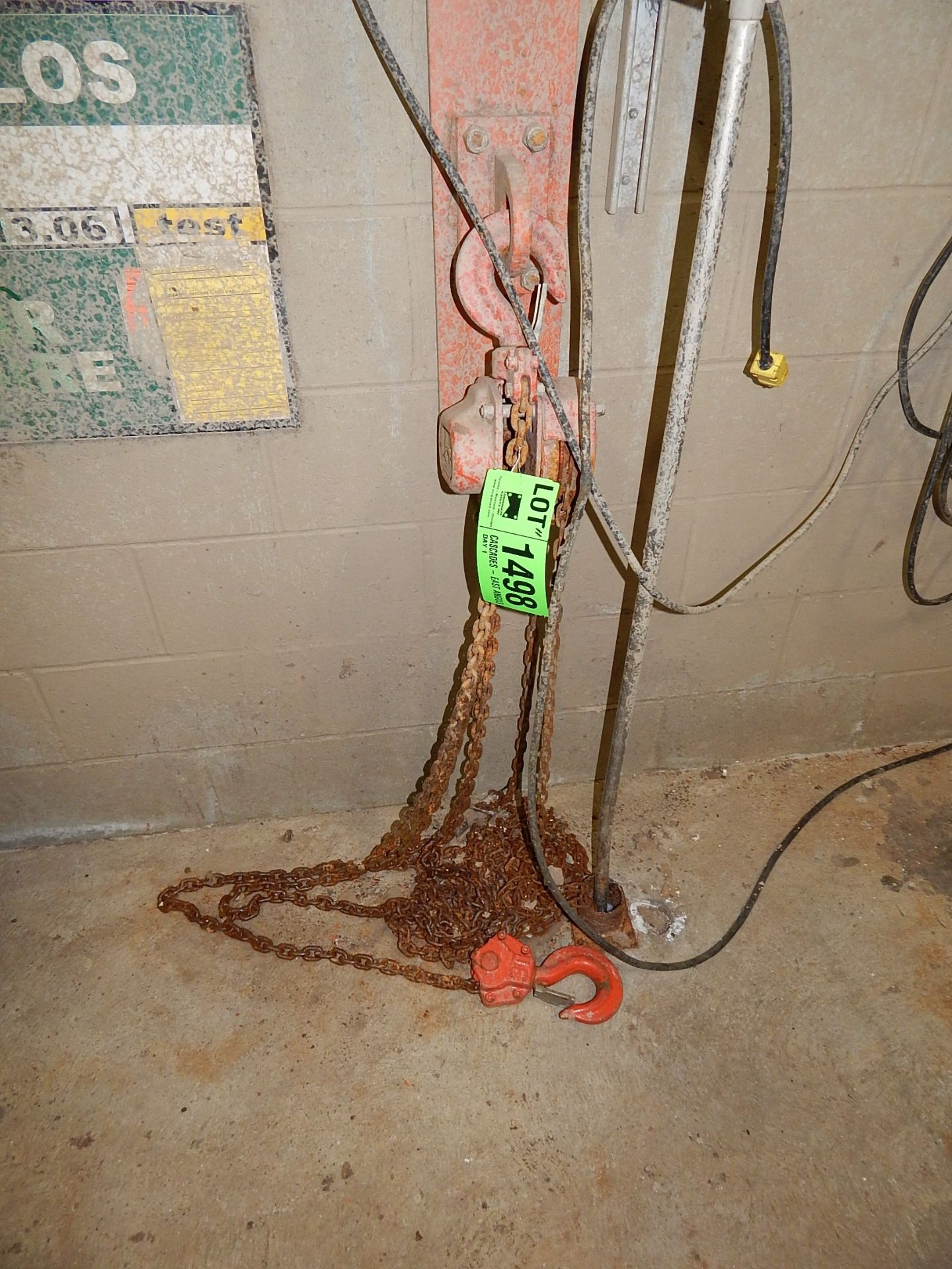 MFG N/A 3 TON CAP CHAIN HOIST (CI)