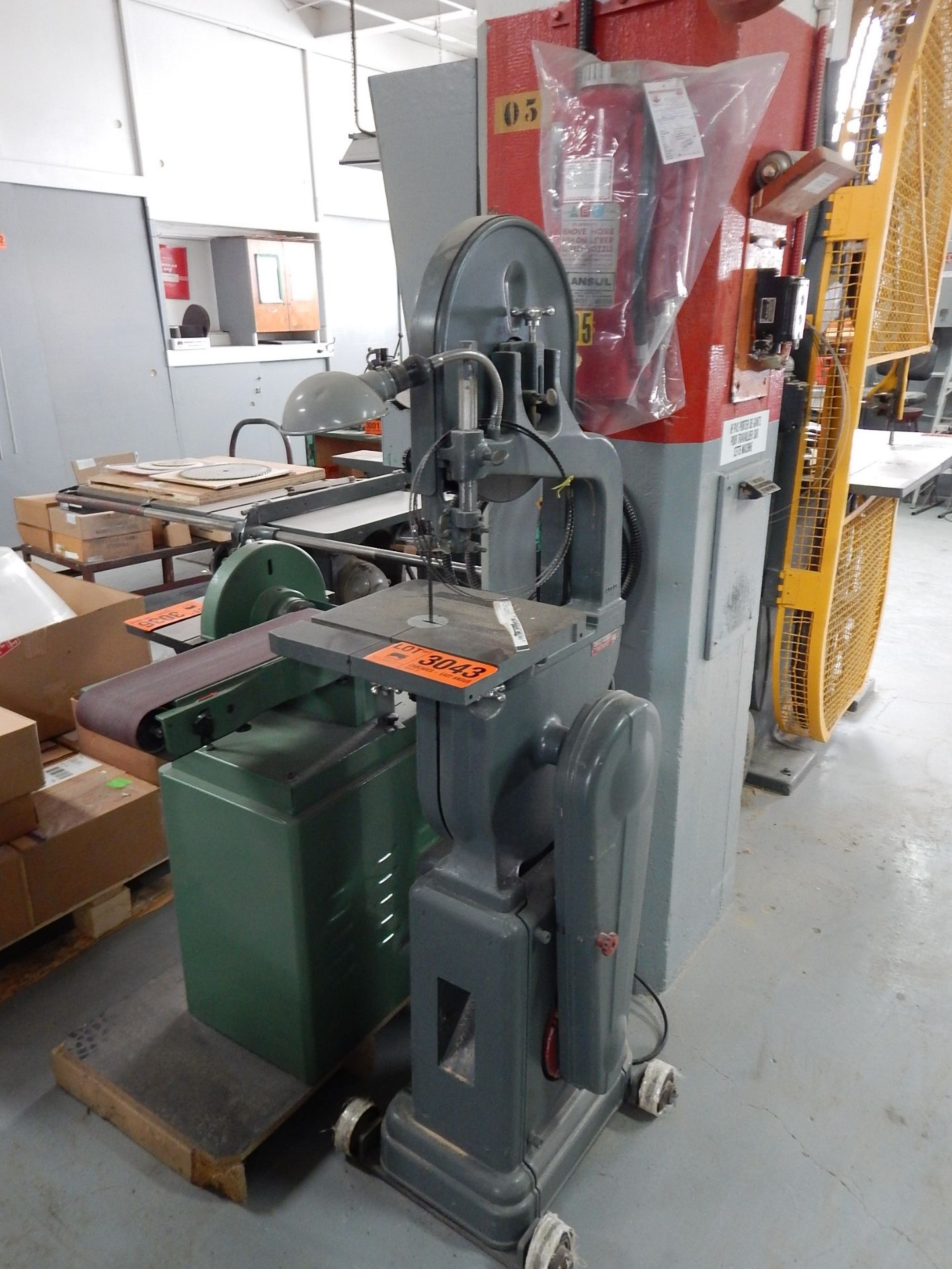 DELTA ROCKWELL VERTICAL BANDSAW