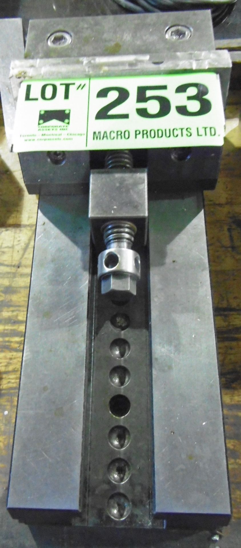 8" MACHINE VISE