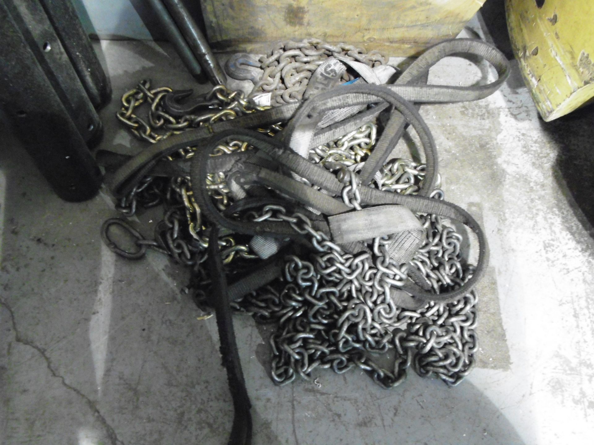 LOT/ LIFTING SLINGS AND CHAINS