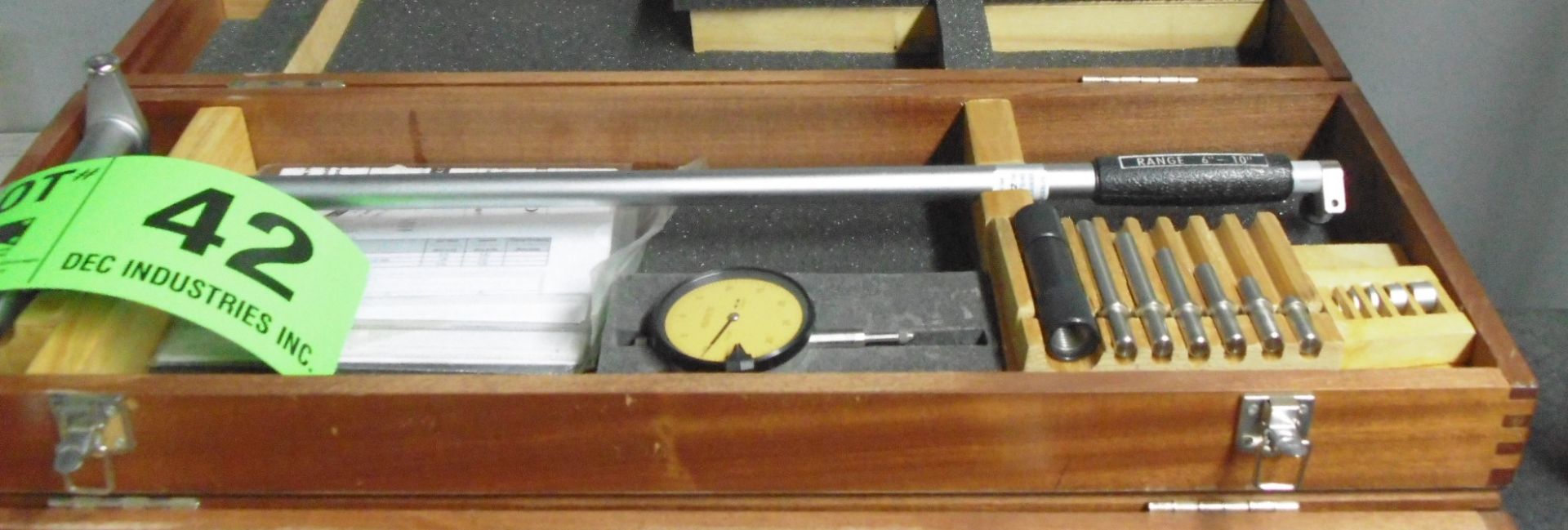 DIAL TYPE BORE GAUGE