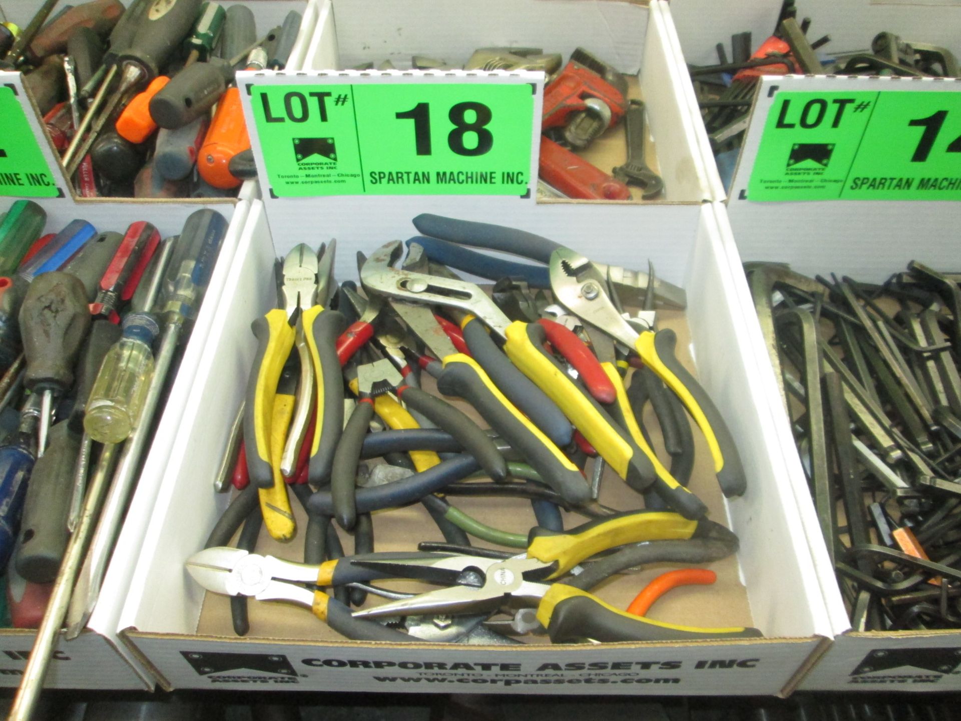LOT/ PLIERS AND SIDE CUTTERS