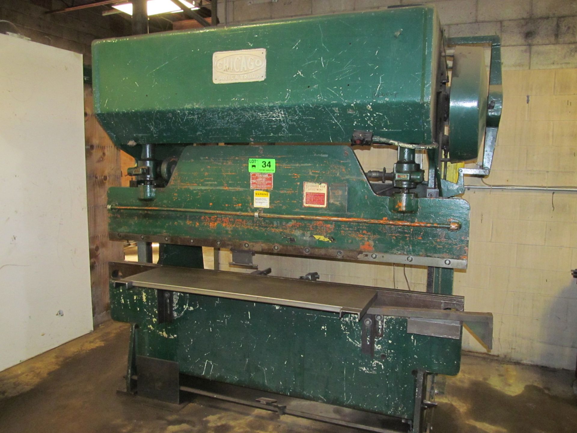 CHICAGO 8' MECHANICAL PRESS BRAKE S/N: N/A (CI)