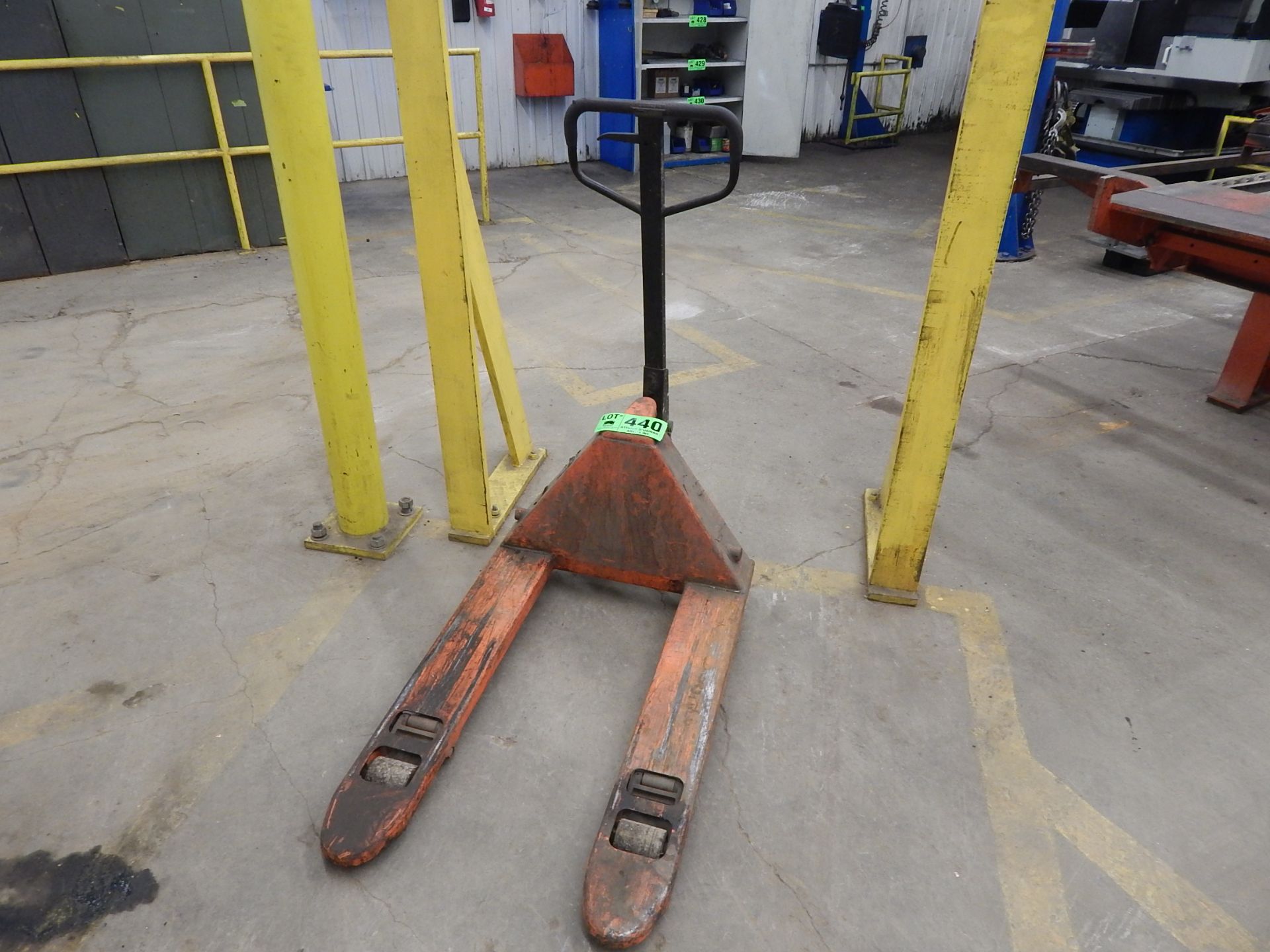 HYDRAULIC PALLET TRUCK