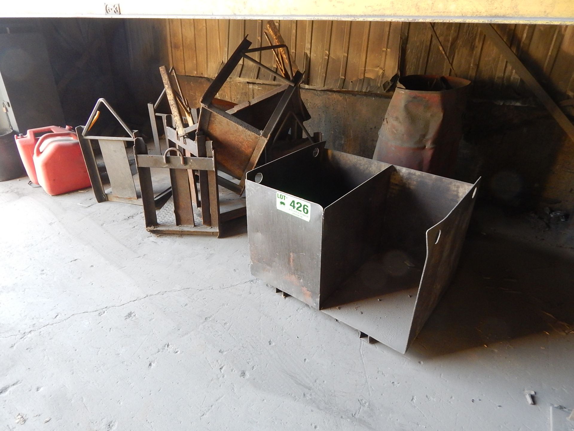 LOT/ STEEL BINS