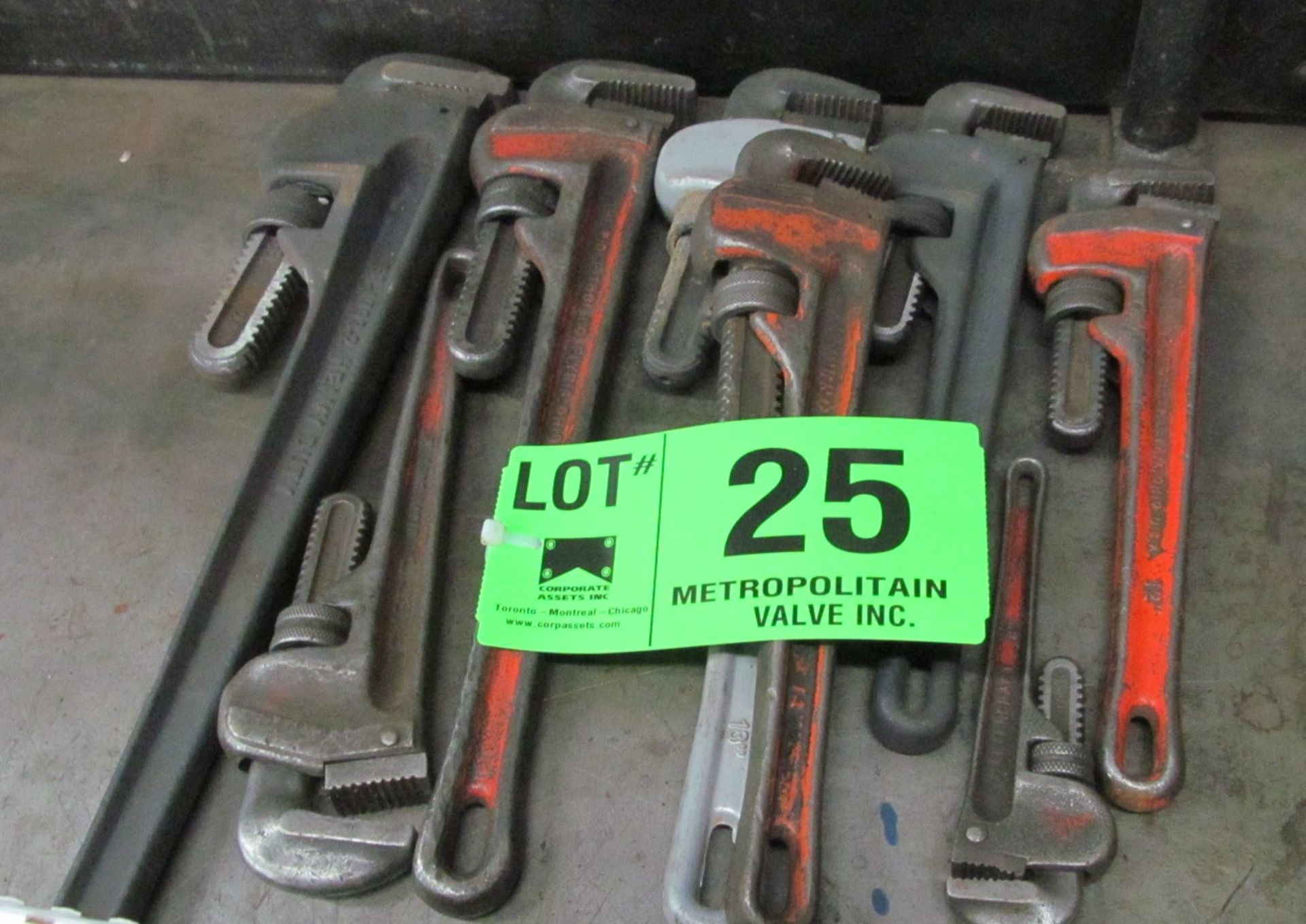 LOT/ PIPE WRENCHES