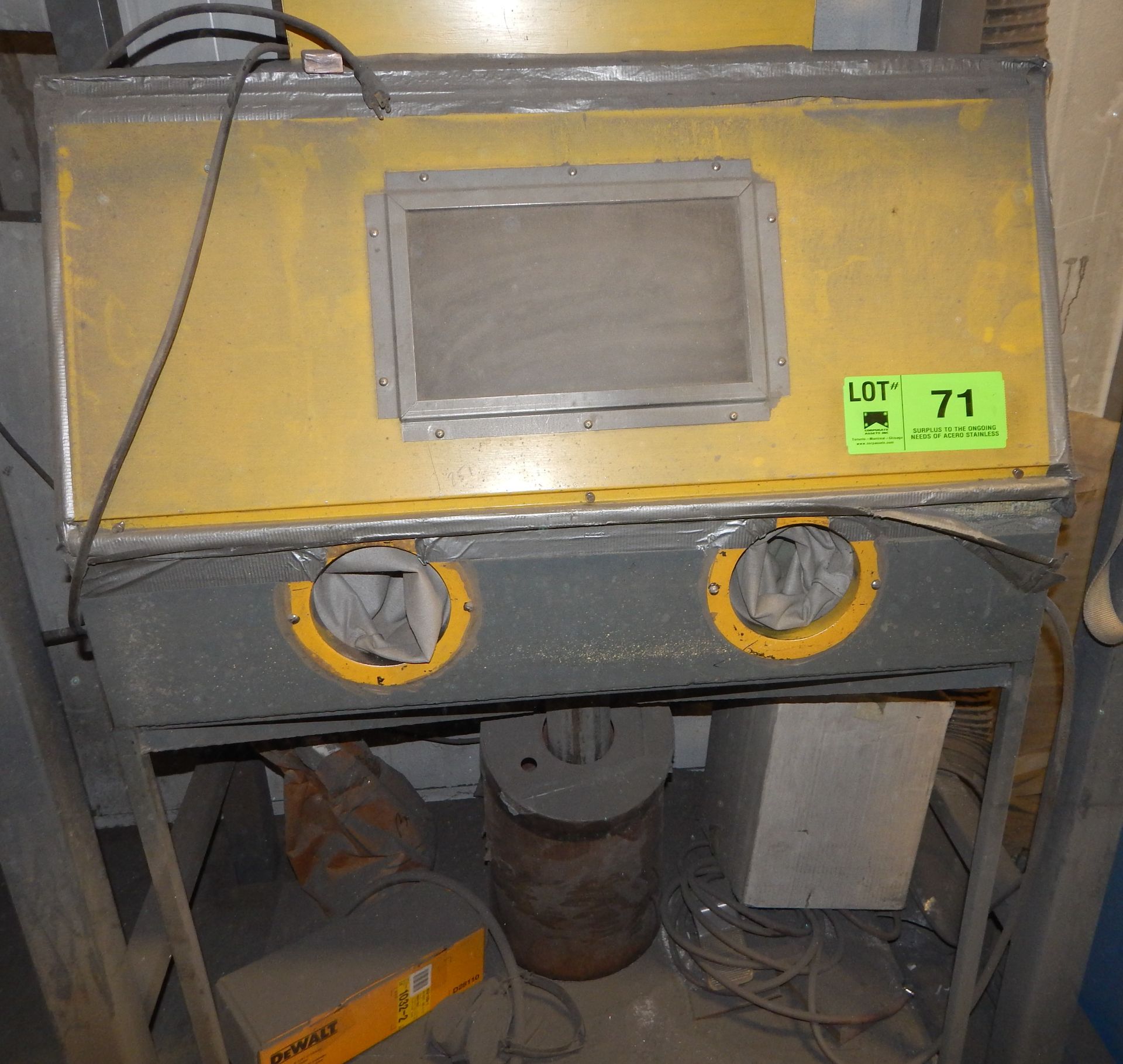 MFG UNKNOWN SAND BLAST CABINET