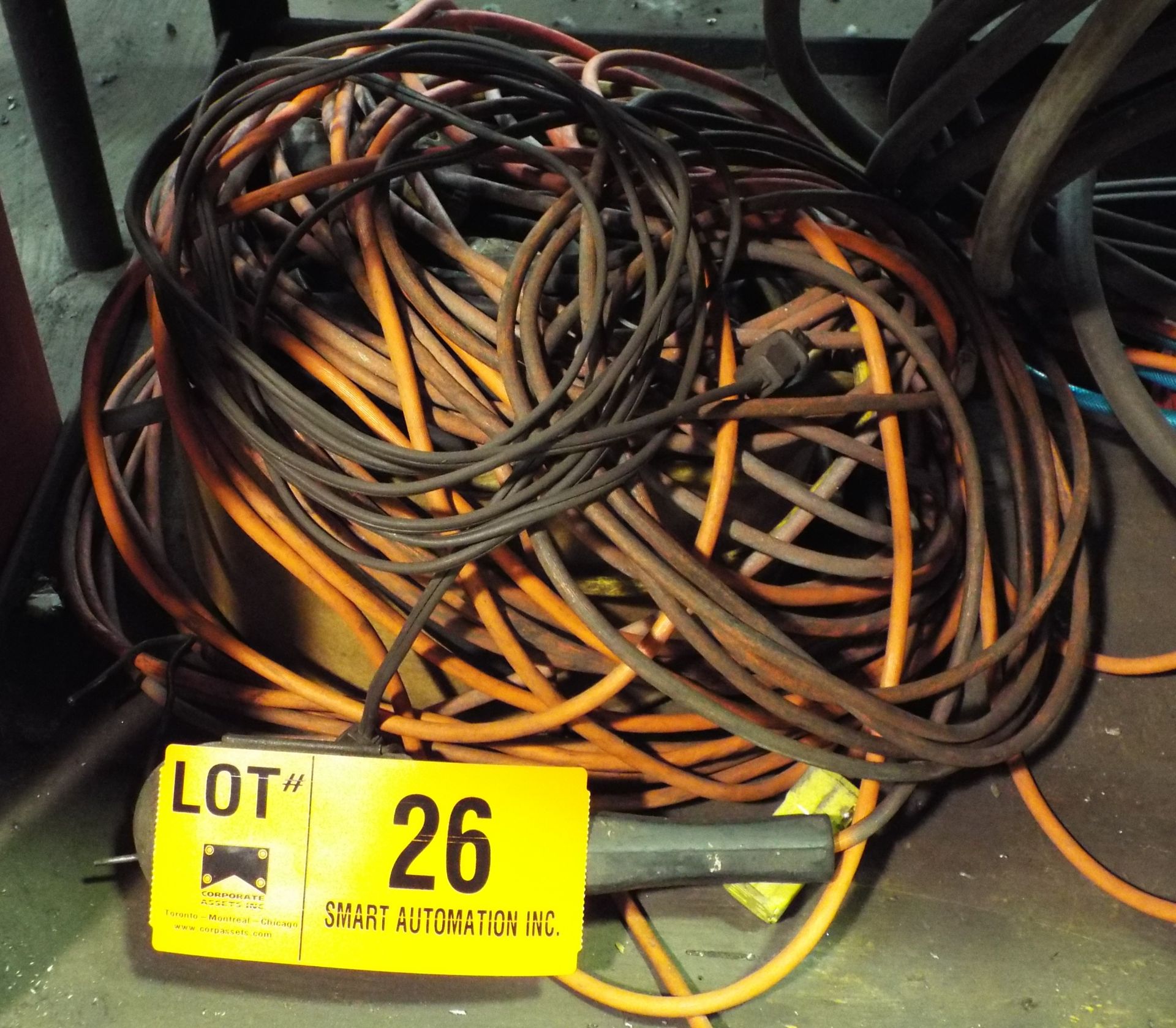 LOT/ TROUBLE LIGHTS AND EXTENSION CORDS