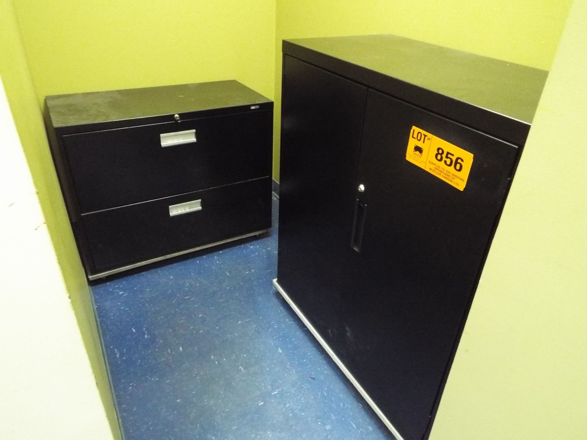 LOT/ 2 DRAWER LATERAL FILE CABINET AND 2 DOOR CABINET