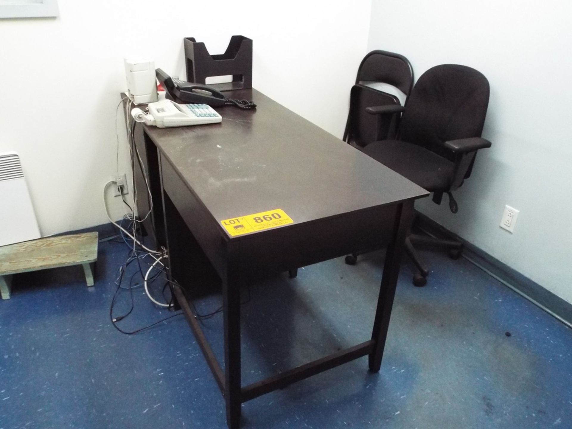 LOT/ DESK AND CHAIRS (NO PHONE)