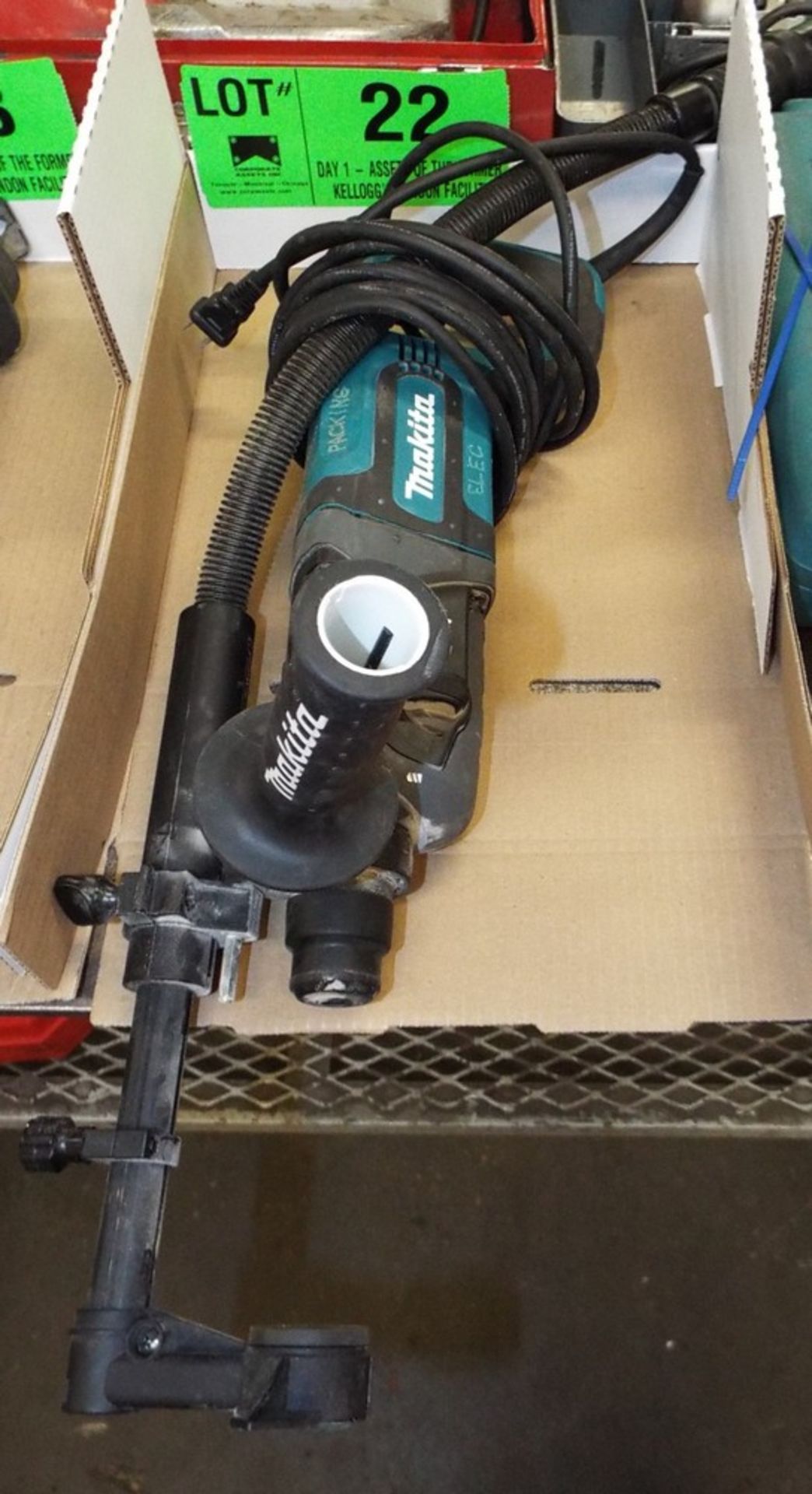 MAKITA HEAVY DUTY ELECTRIC HAMMER DRILL WITH VACUUM ATTACHMENT