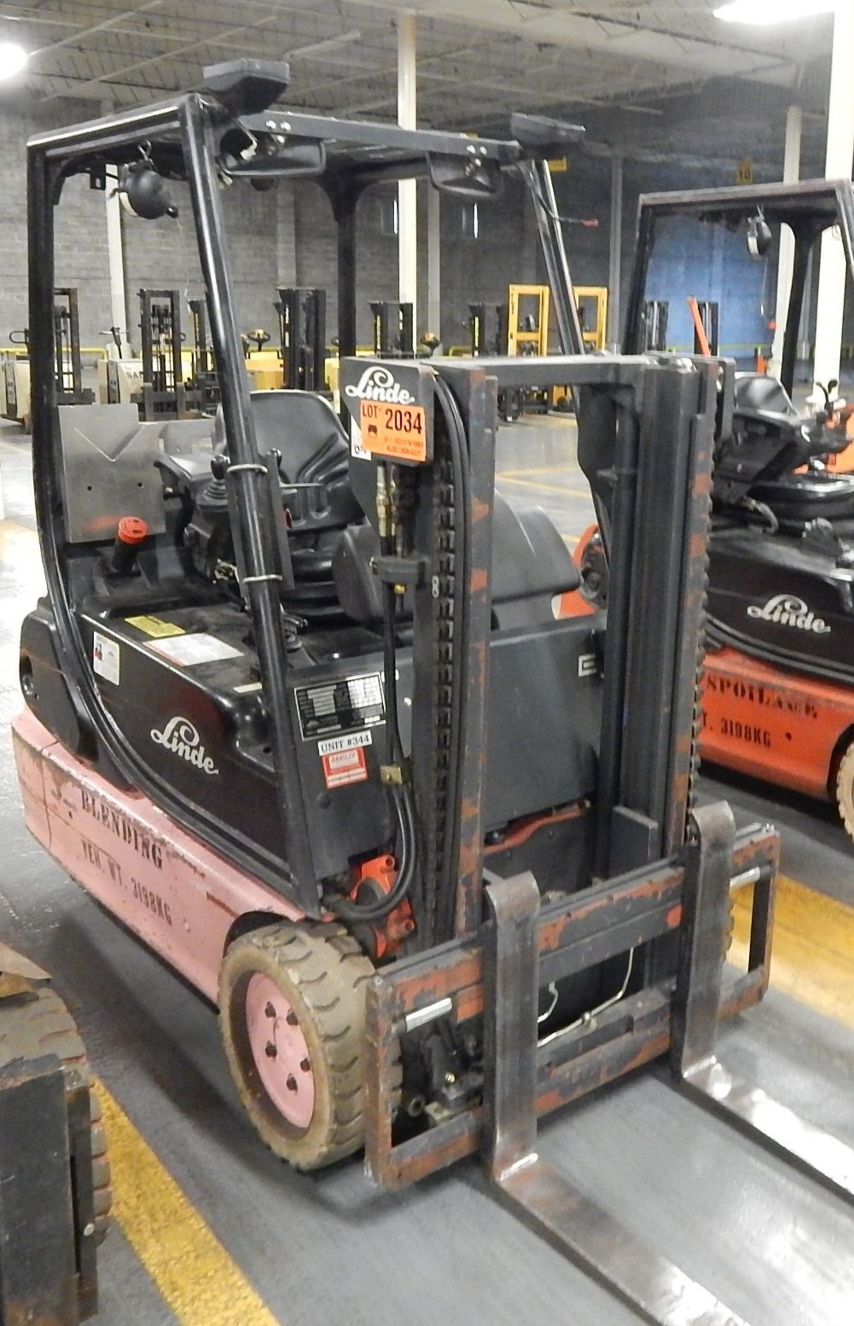 LINDE ELECTRIC FORKLIFT S/N: N/A (WAREHOUSE)