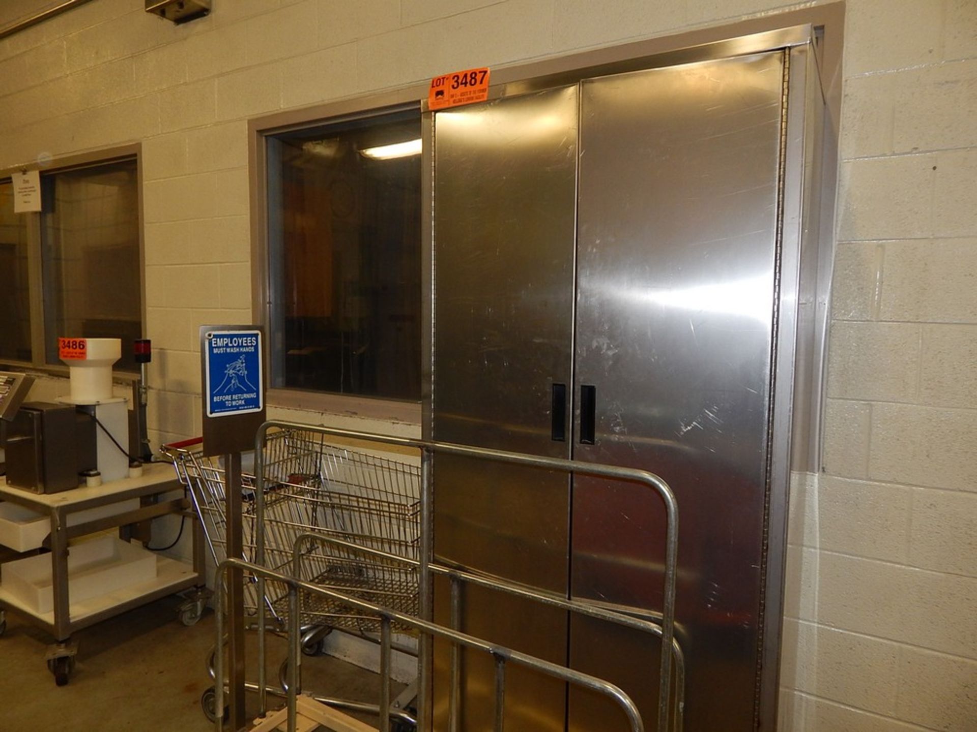 LOT/ CABINET AND CARTS (BUILDING 32, 1U)
