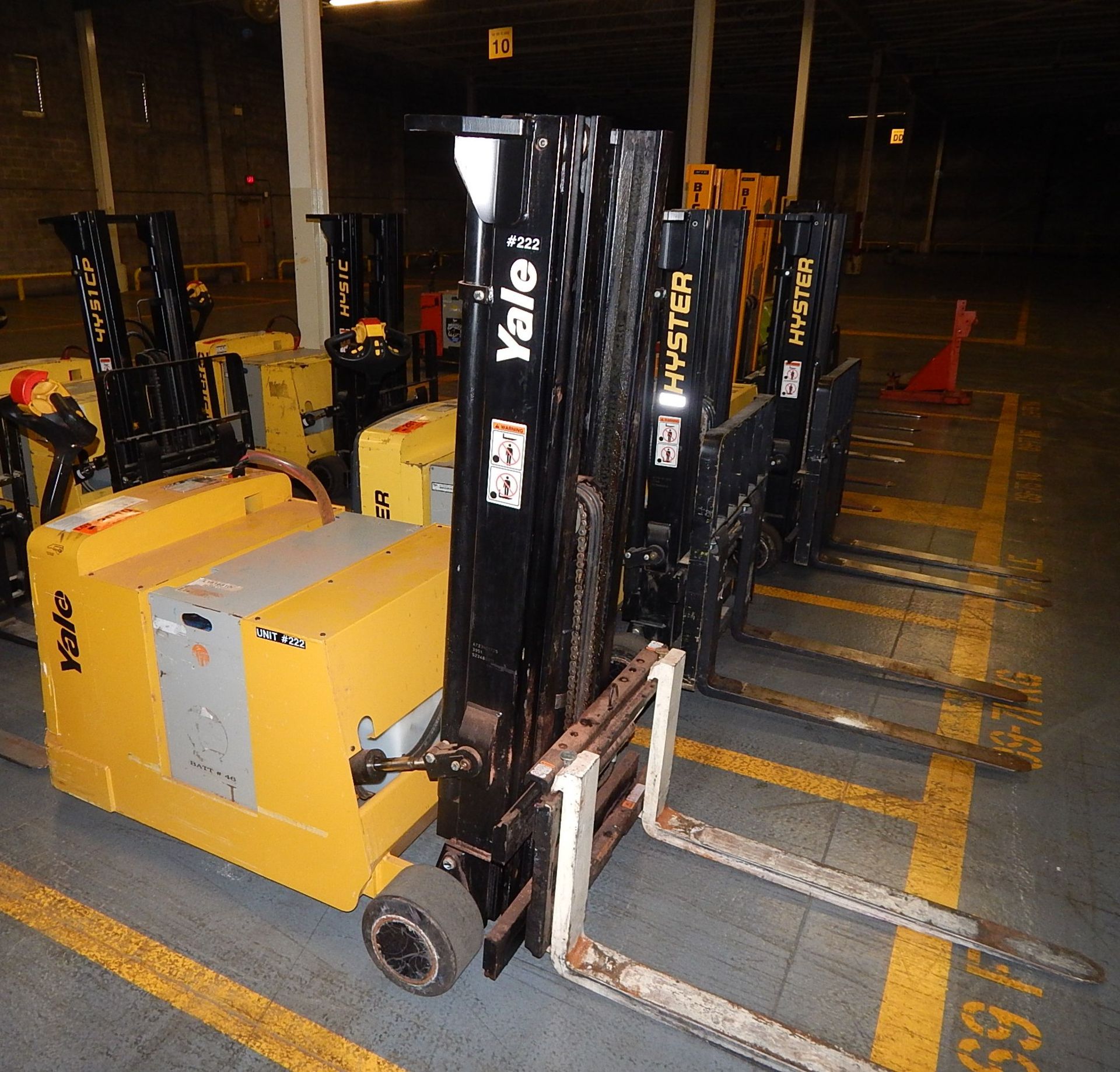 YALE MPW06LEN24T2736 ELECTRIC PALLET TRUCK WITH 6000LBS CAP (WAREHOUSE)