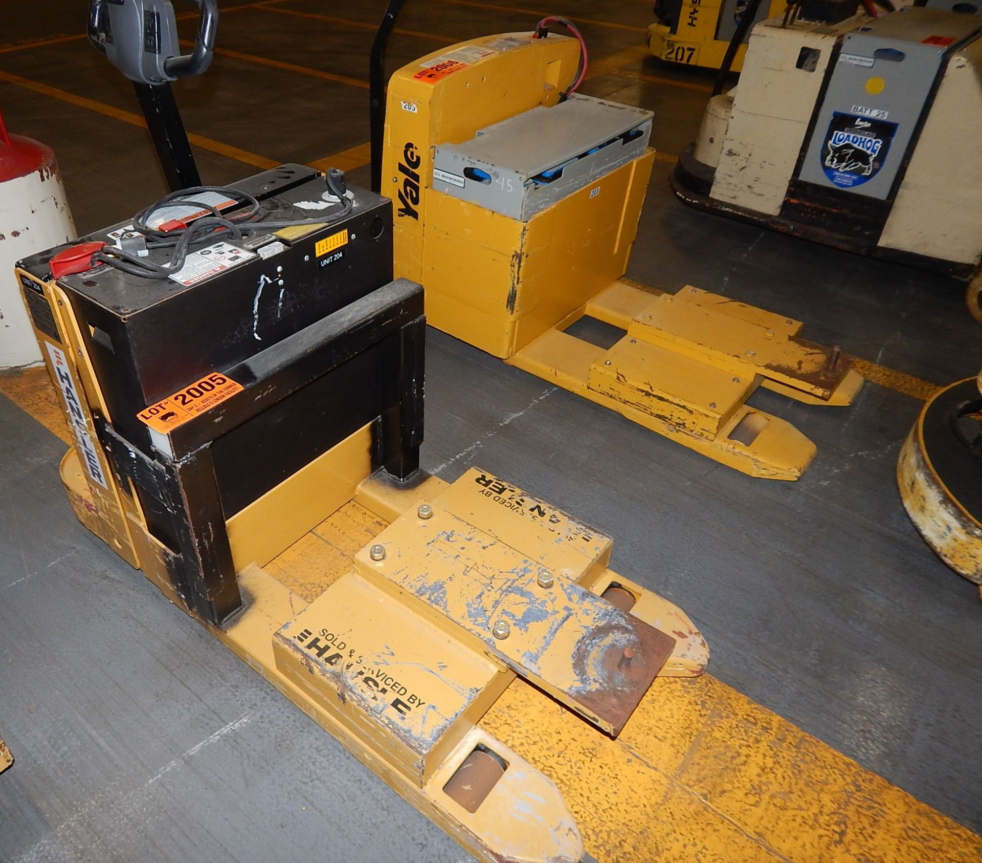 BIG JOE ELECTRIC PALLET TRUCK WITH 4500LBS CAP (WAREHOUSE)