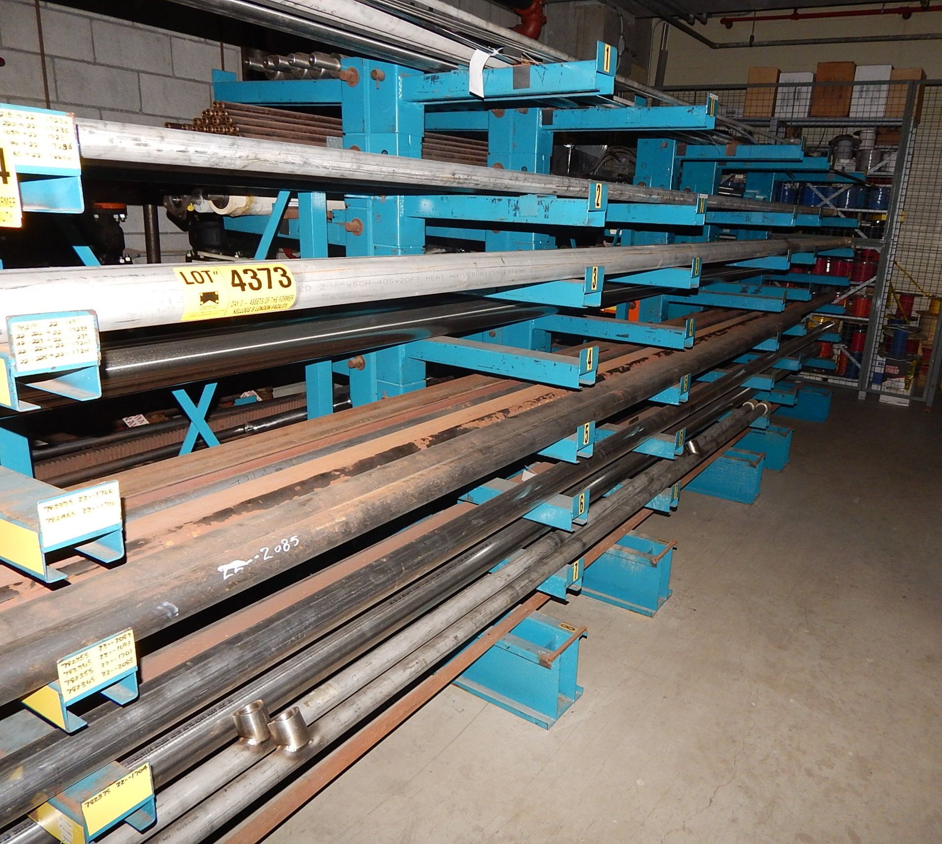 LOT/ STAINLESS AND NON STAINLESS STEEL PIPING (BUILDING 32, STORES)