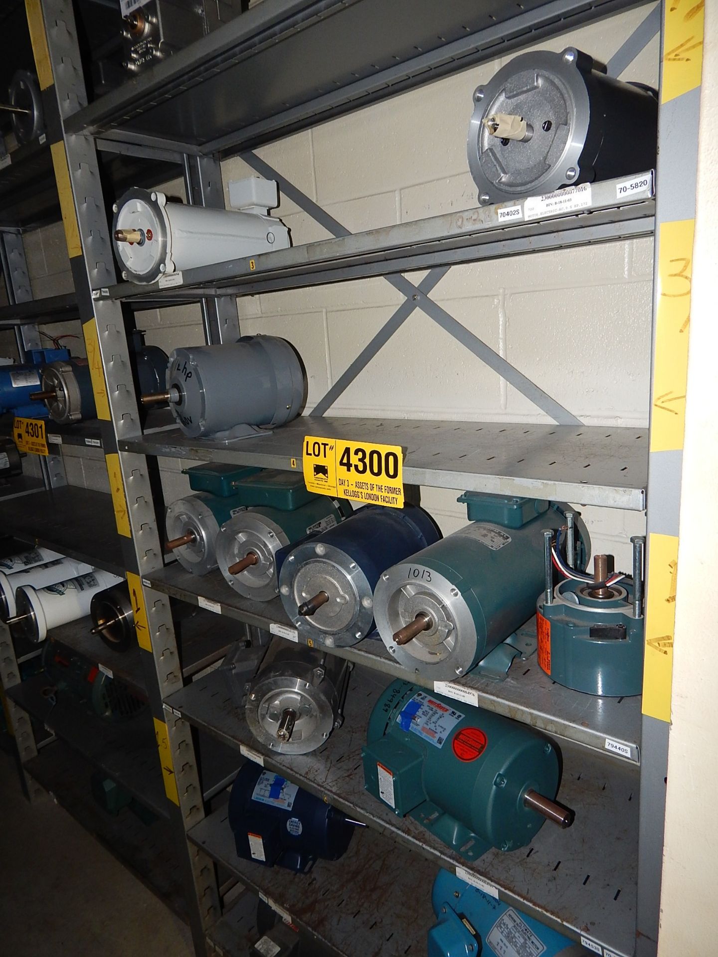 LOT/ CONTENTS OF SHELVING UNIT CONSISTING OF ELECTRIC MOTORS AND GEARBOXES (BUILDING 32, STORES)