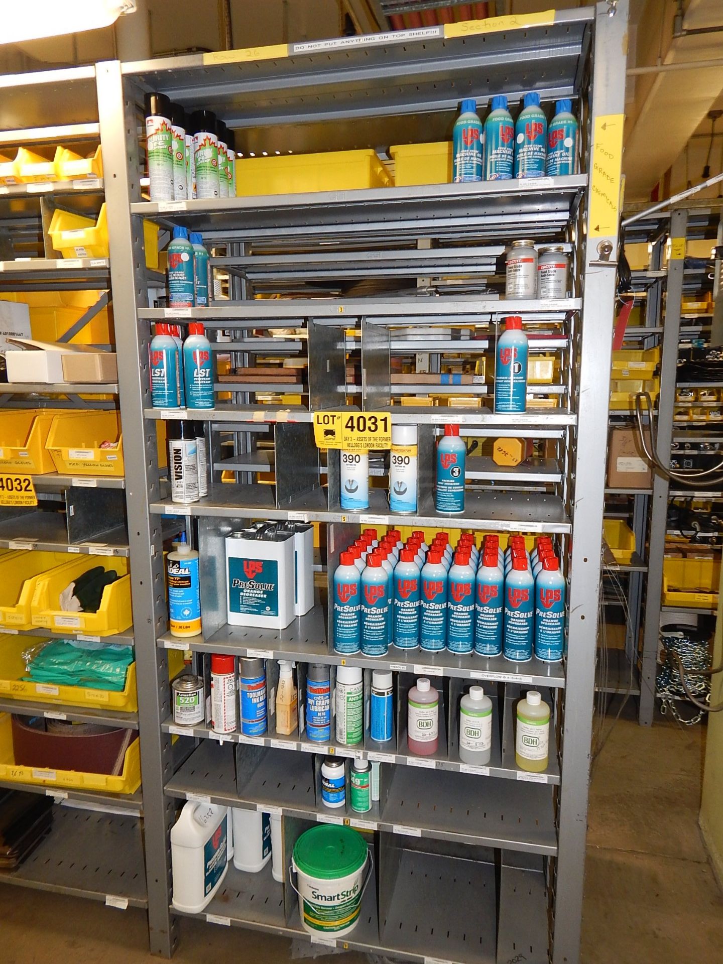 LOT/ CLEANING PRODUCTS AND LUBRICANTS (BUILDING 32, STORES)