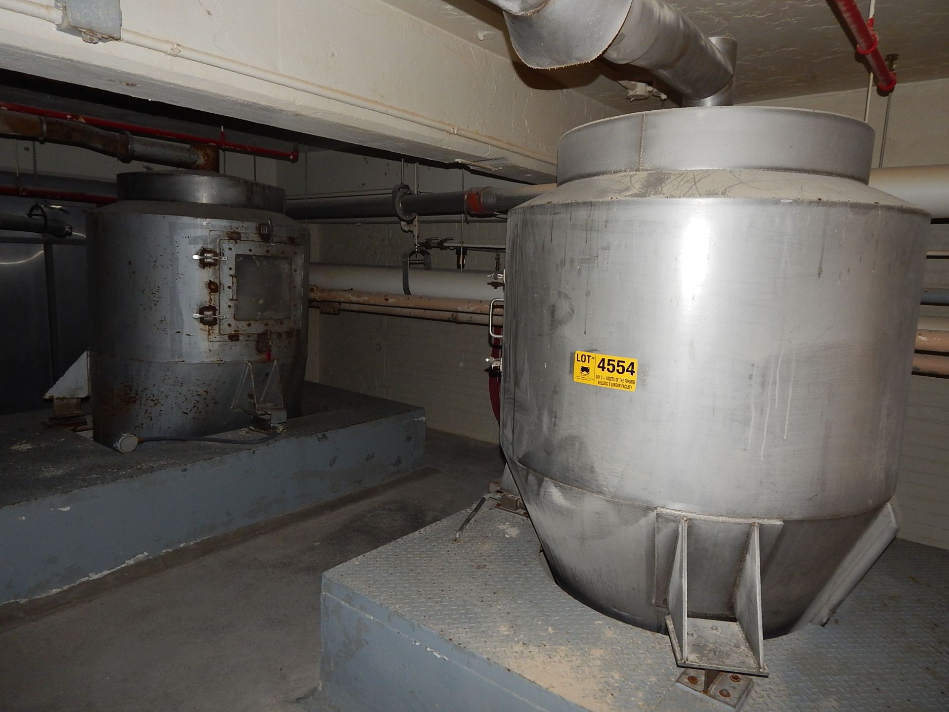 LOT/ (2) STAINLESS STEEL HOLDING TANKS (CI) (BUILDING 1A, 3)