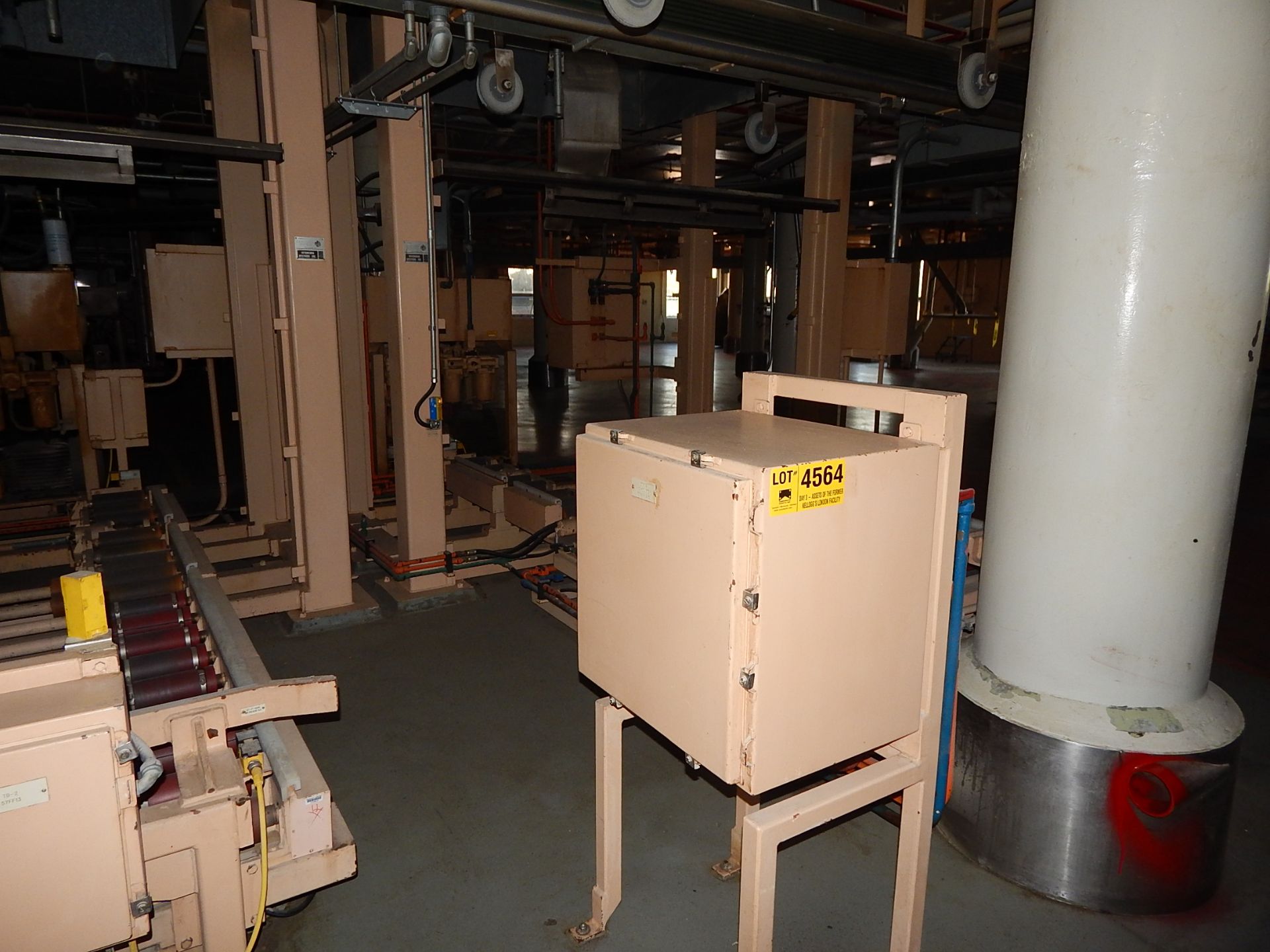 HYDRAULIC TOTE DUMPING SYSTEM WITH ROLLER CONVEYOR AND HOPPER (CI) (BUILDING 1A, 3)