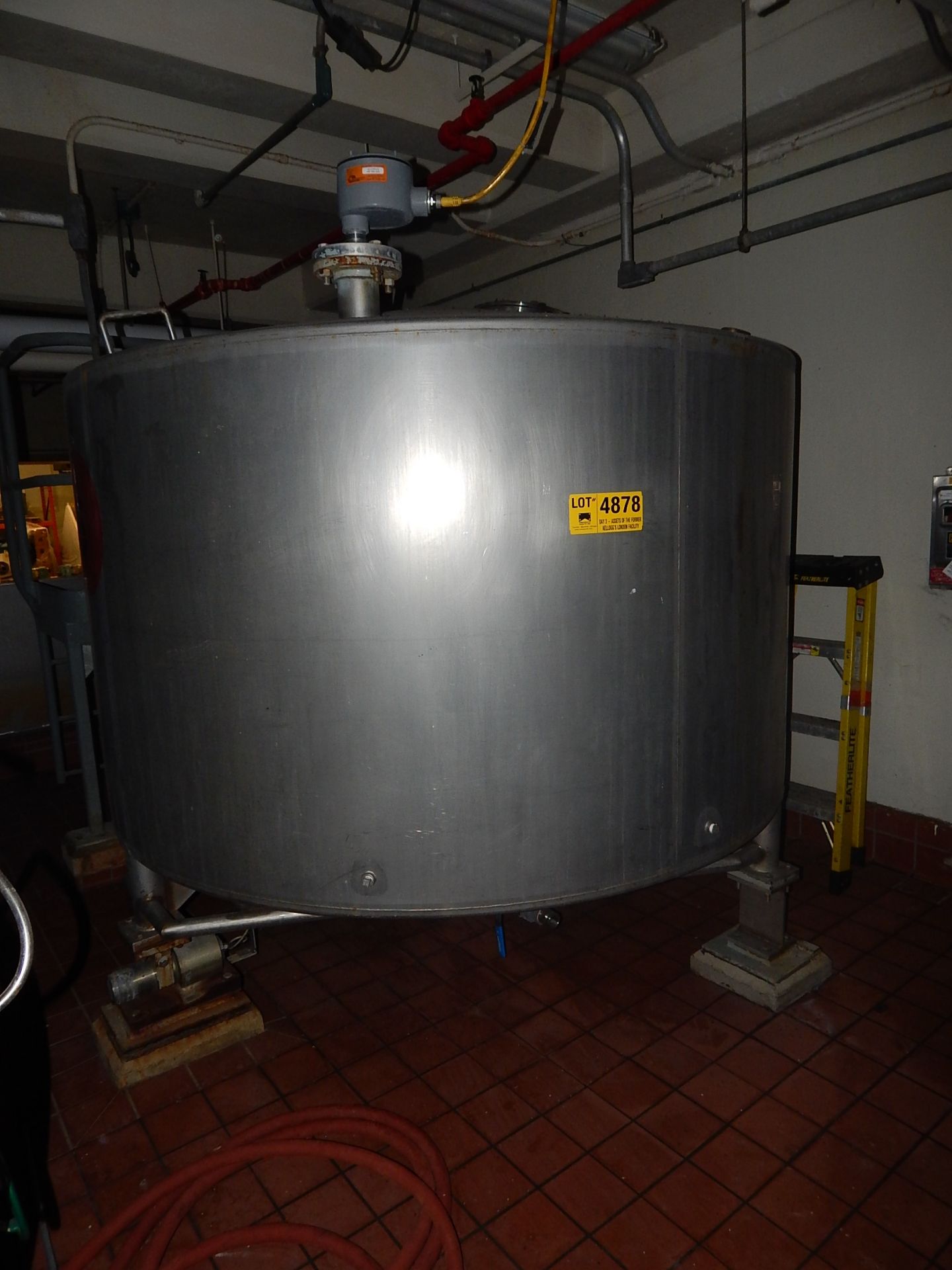 LOT/ STAINLESS STEEL TANK (CI) (BUILDING 1A, GROUND)
