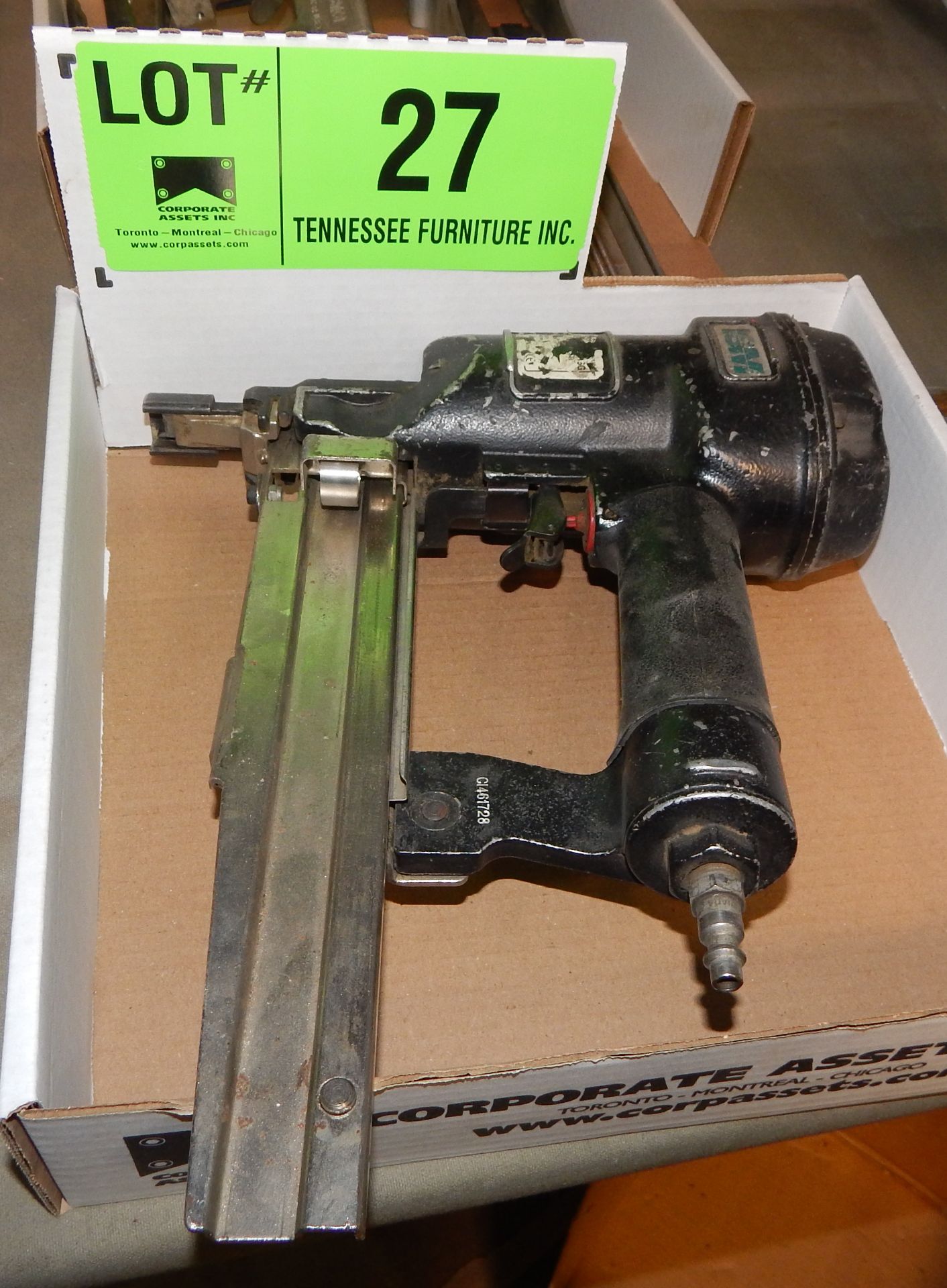 PNEUMATIC NAILER