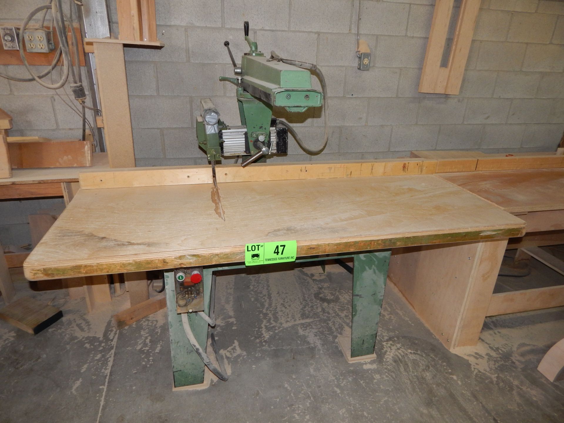 WADKIN 350BRA 14" RADIAL ARM SAW S/N: 822008 (CI)