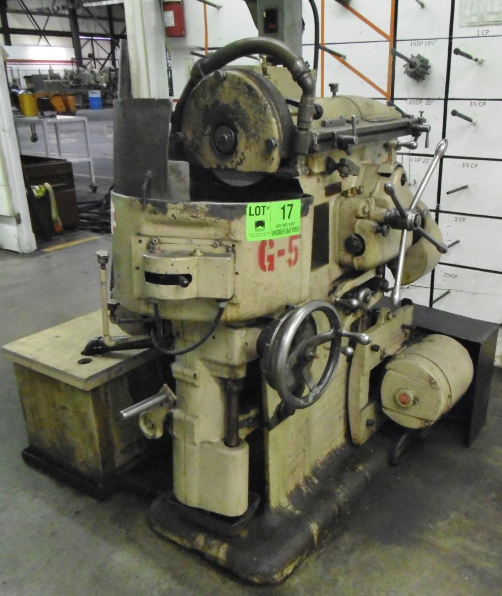 HEALD #20 rotary surface grinder with 12â€ dia magnetic chuck S/N 569-1 (CI)