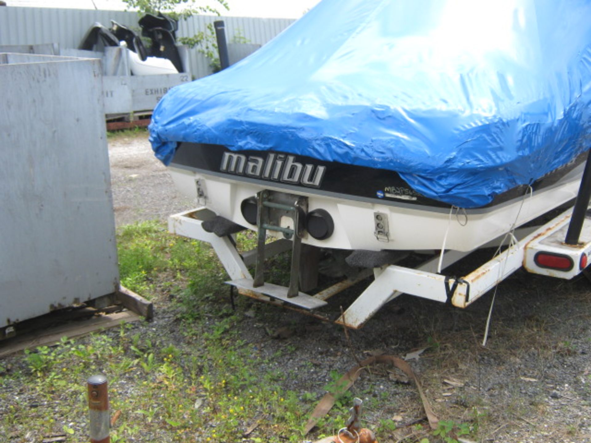 MALIBU (2006) RESPONSE 210 LXI 21' SKI BOAT WITH 320 HP INBOARD  (TRAILER NOT AVAILABLE) - Image 3 of 5