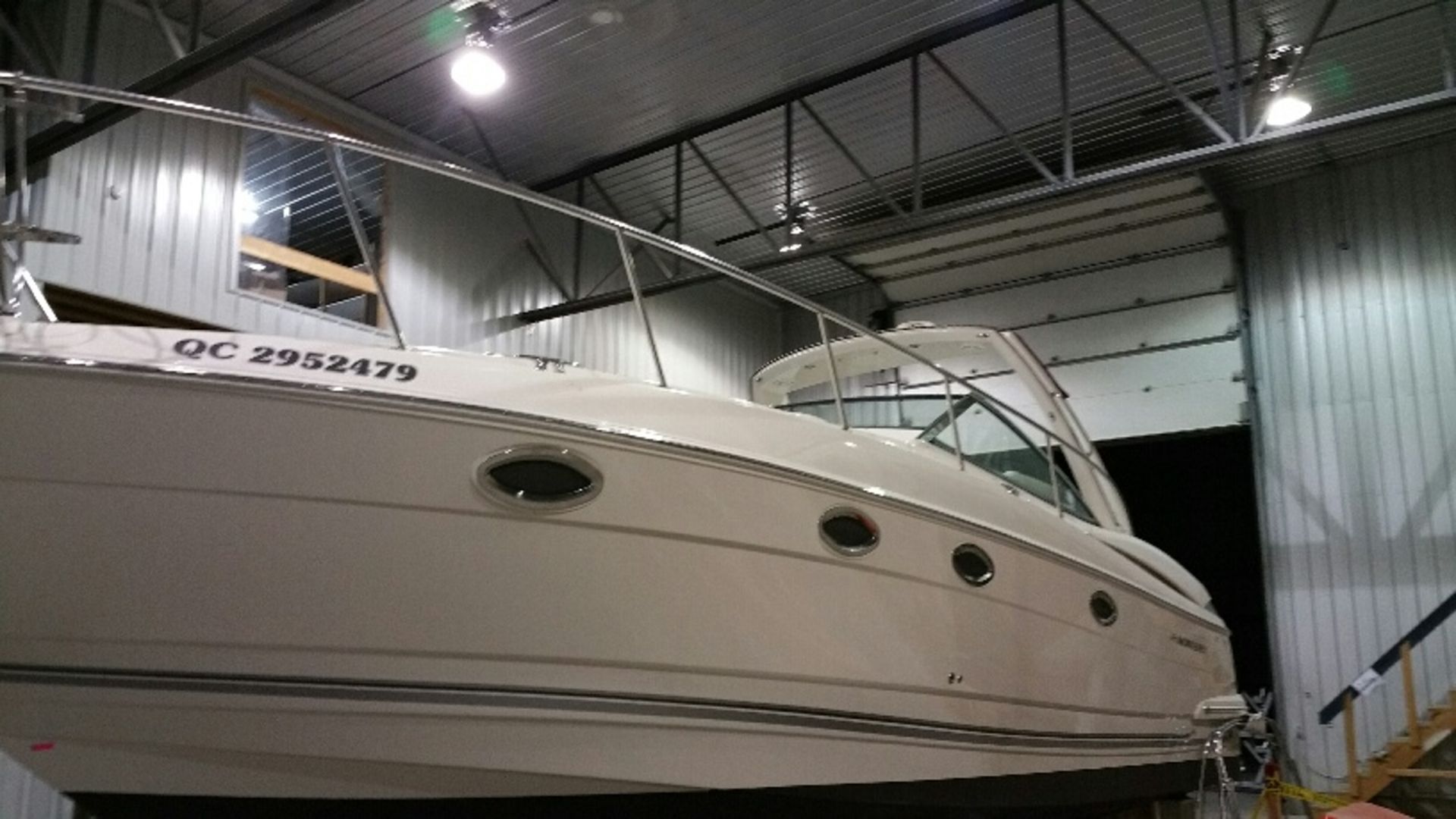 MONTERAY (2006) 350 SPORT LUXURY SPORTS YACHT WITHÂ  35â€™ LOA, 11.6â€™ BEAM, 10â€™ OVERALL HEIGHT , - Image 16 of 31