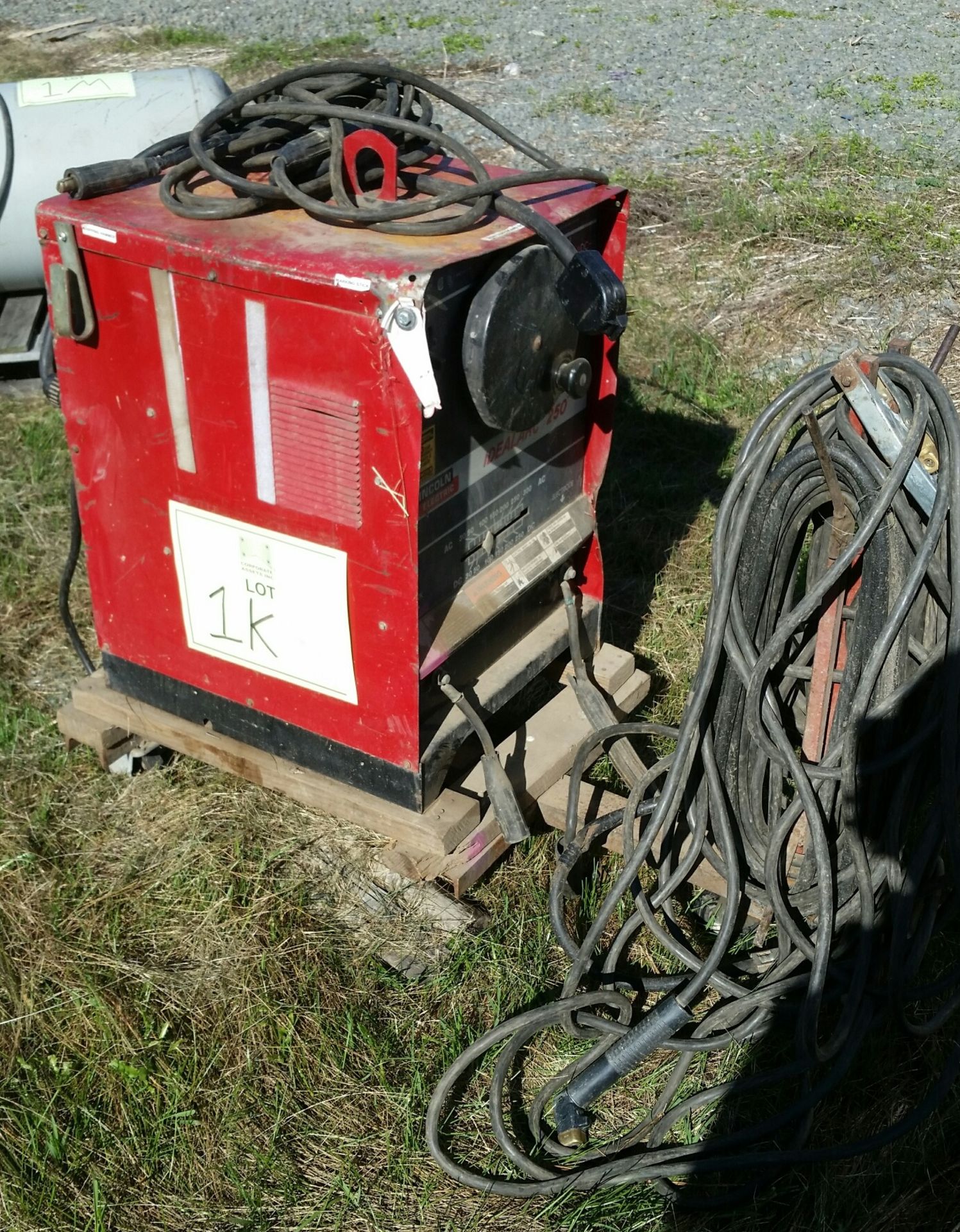 LINCOLN ELECTRIC IDEALARC 250 ARC WELDER