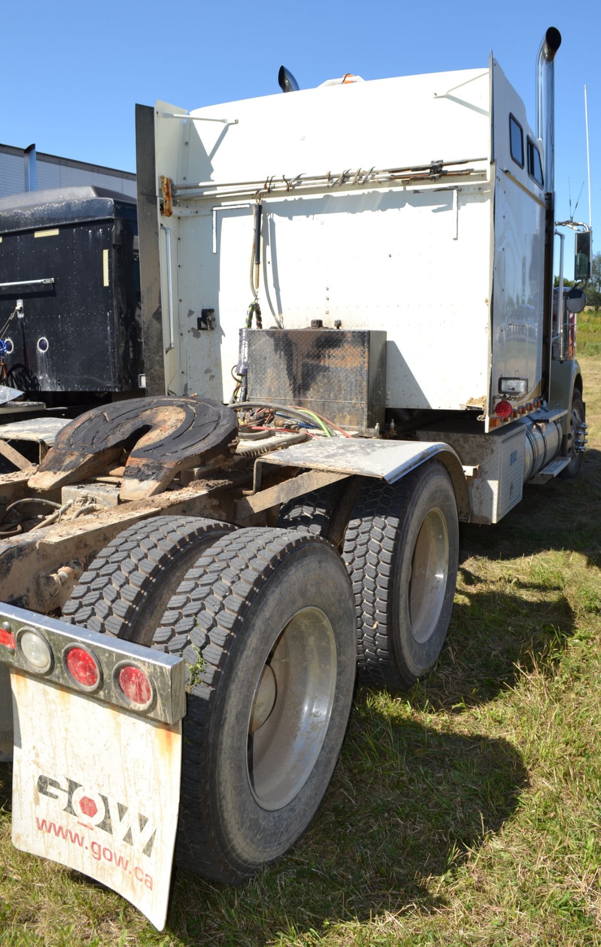 INTERNATIONAL  (2005)  EAGLE TANDEM HIGHWAY TRACTOR VIN - 2HSCHAPR85C028555 - Image 3 of 4