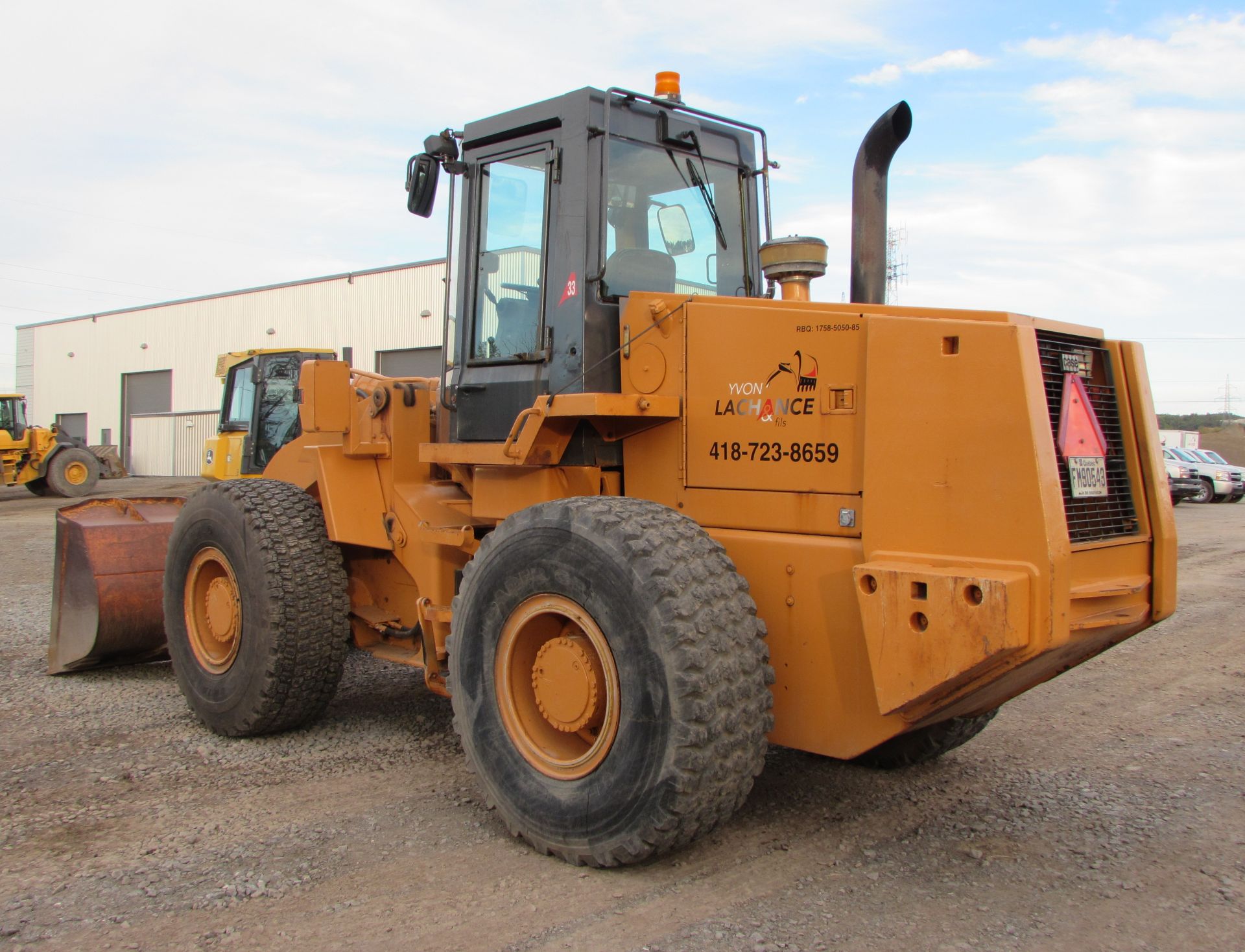 1995 CASE 721B WHEEL LOADER C/W 6 CYLINDER CASE 6T-830 140 HP ENGINE, APPROX. 12,356 HRS (SHOWING ON - Image 4 of 7