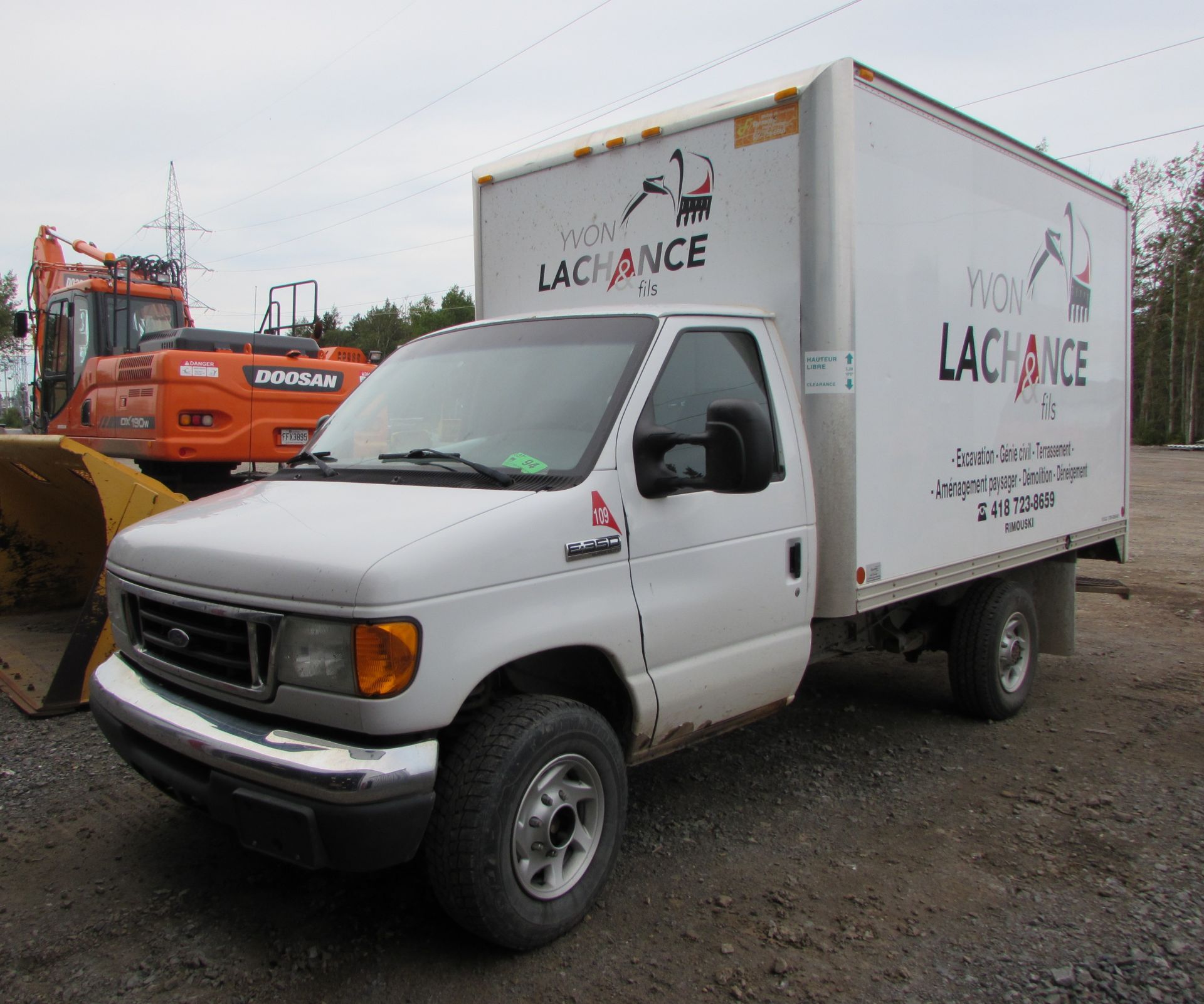 2007 FORD F-350 CUBE VAN C/W BUILT IN SHELVES, 5.4L V8 TRITON ENGINE, AUTOMATIC TRANSMISSION,