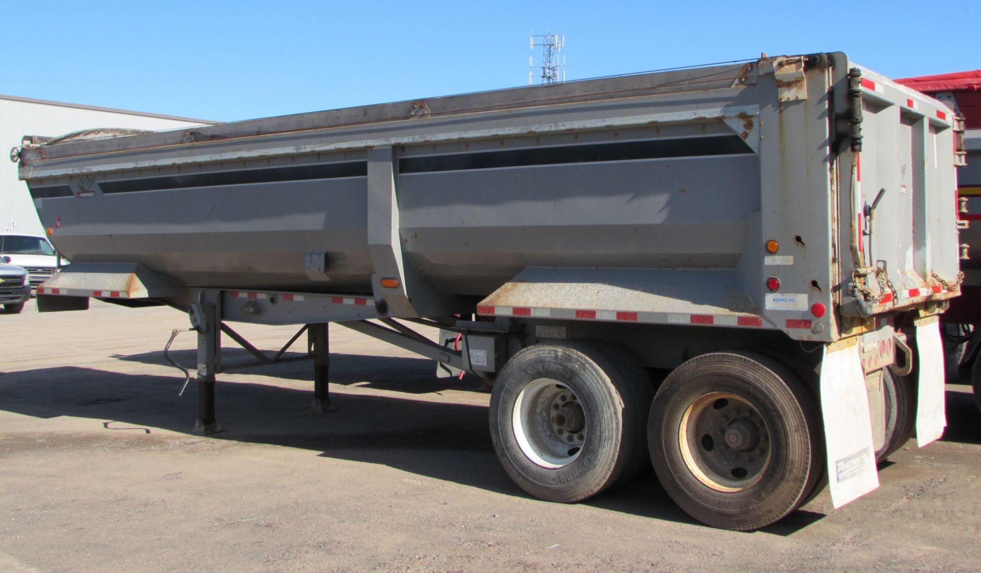 2008 MANAC TANDEM AXLE END DUMP TRAILER C/W AIR RIDE SUSPENSION VIN #2M542085X86116576 - Image 3 of 3