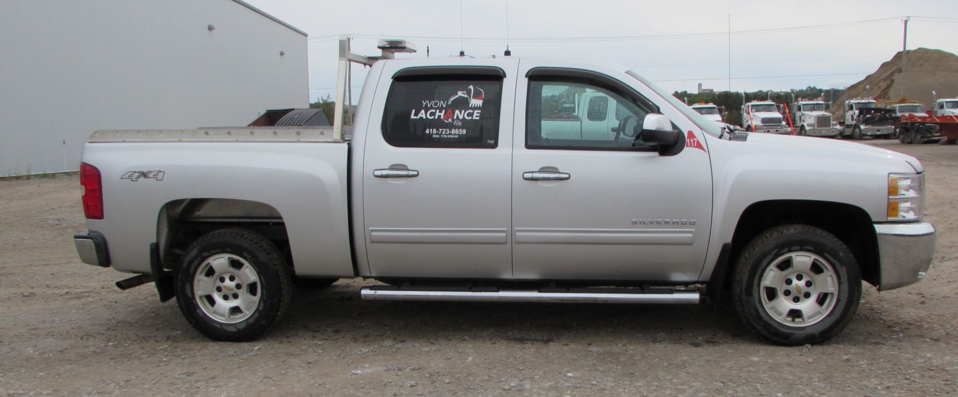 2012 CHEVY SILVERADO 1500 LT PICK UP C/W CREW CAB, 4X4, BOX LINER, RUNNING BOARDS, APPROX. 54, - Image 2 of 5