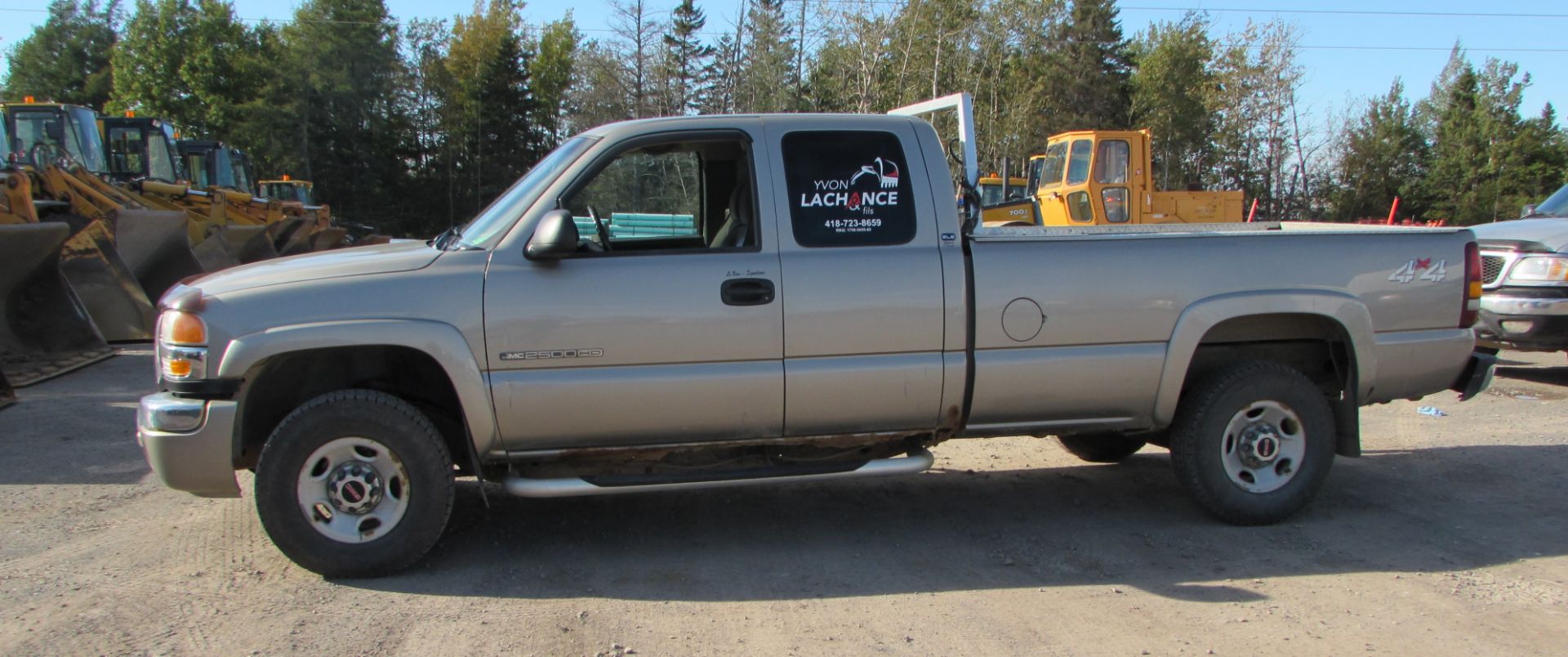 2003 GMC SIERRA PICK UP C/W 4X4, 6.0L ENGINE,  FULL SIZE BOX, BOX LINER, RUNNING BOARDS, APPROX. - Image 3 of 7