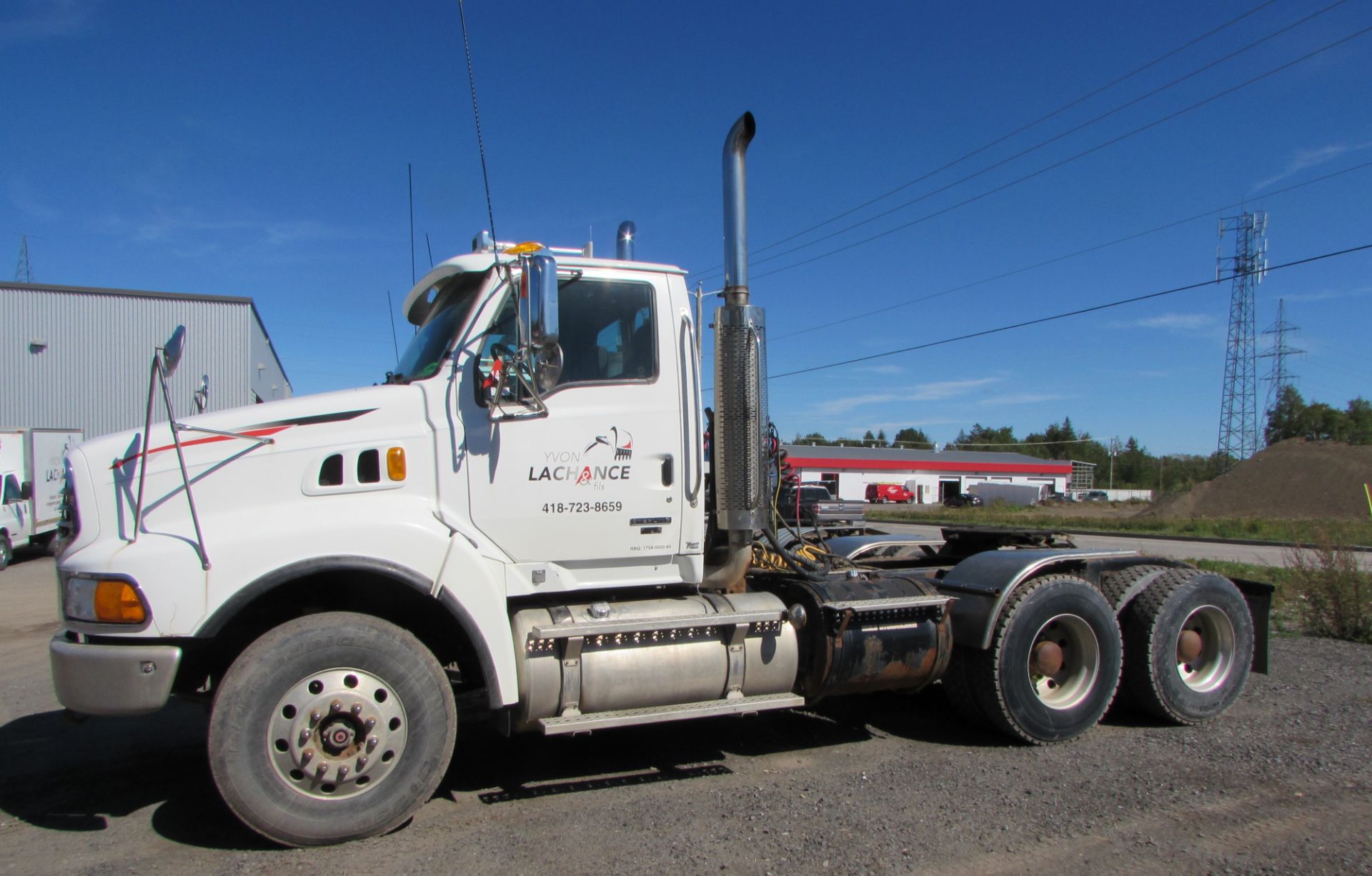 2006 STERLING LT9500 TANDEM AXLE DAYCAB TRACTOR C/W MERCEDES BENZ OM-460LA 435HP DIESEL ENGINE, - Image 2 of 5