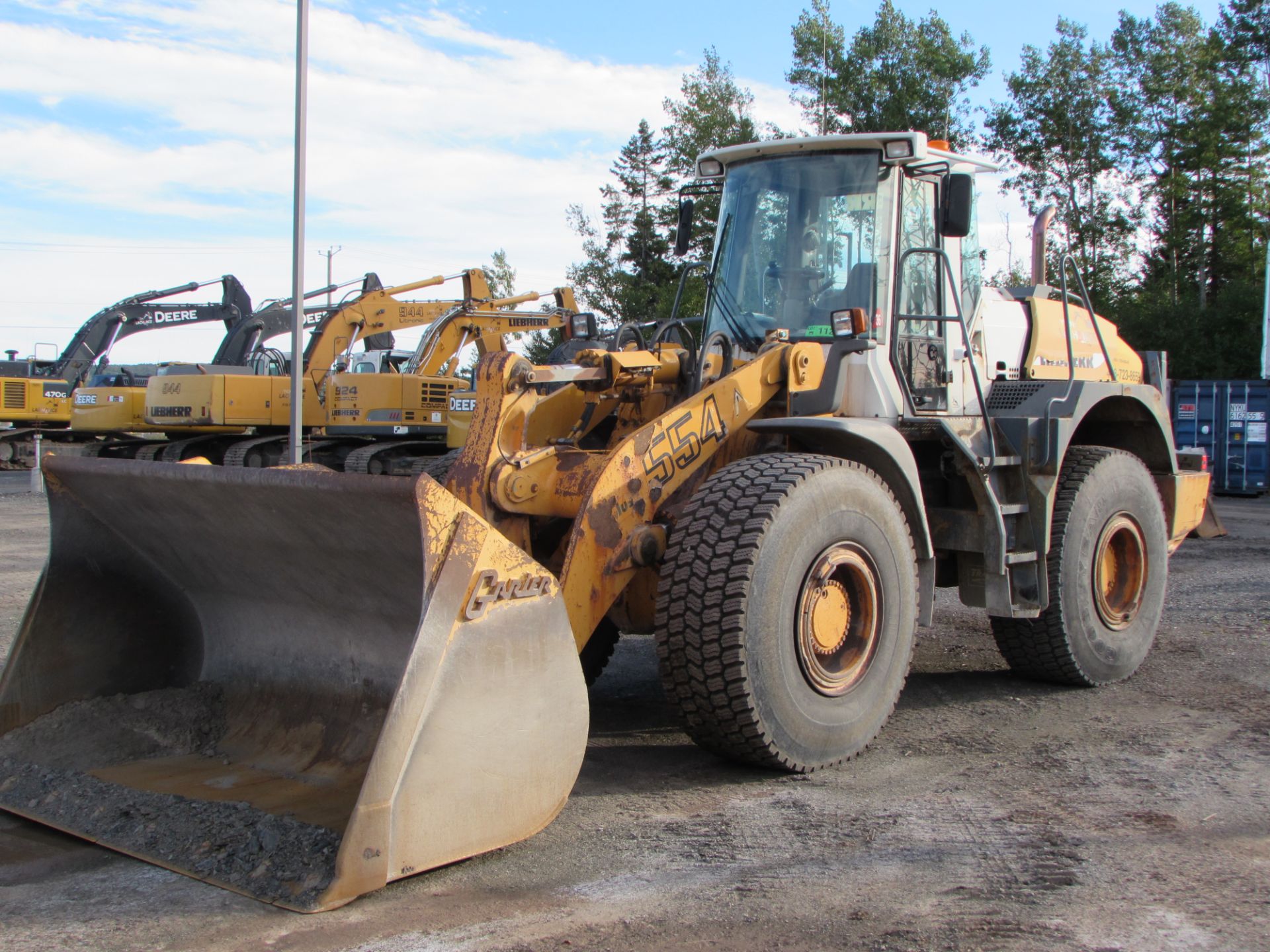 2002 LIEBHERR L-554 WHEEL LOADER C/W LIEBHERR D924TI-EA2 196 HP ENGINE, BUCKET, APPROX. 9,006 HRS (