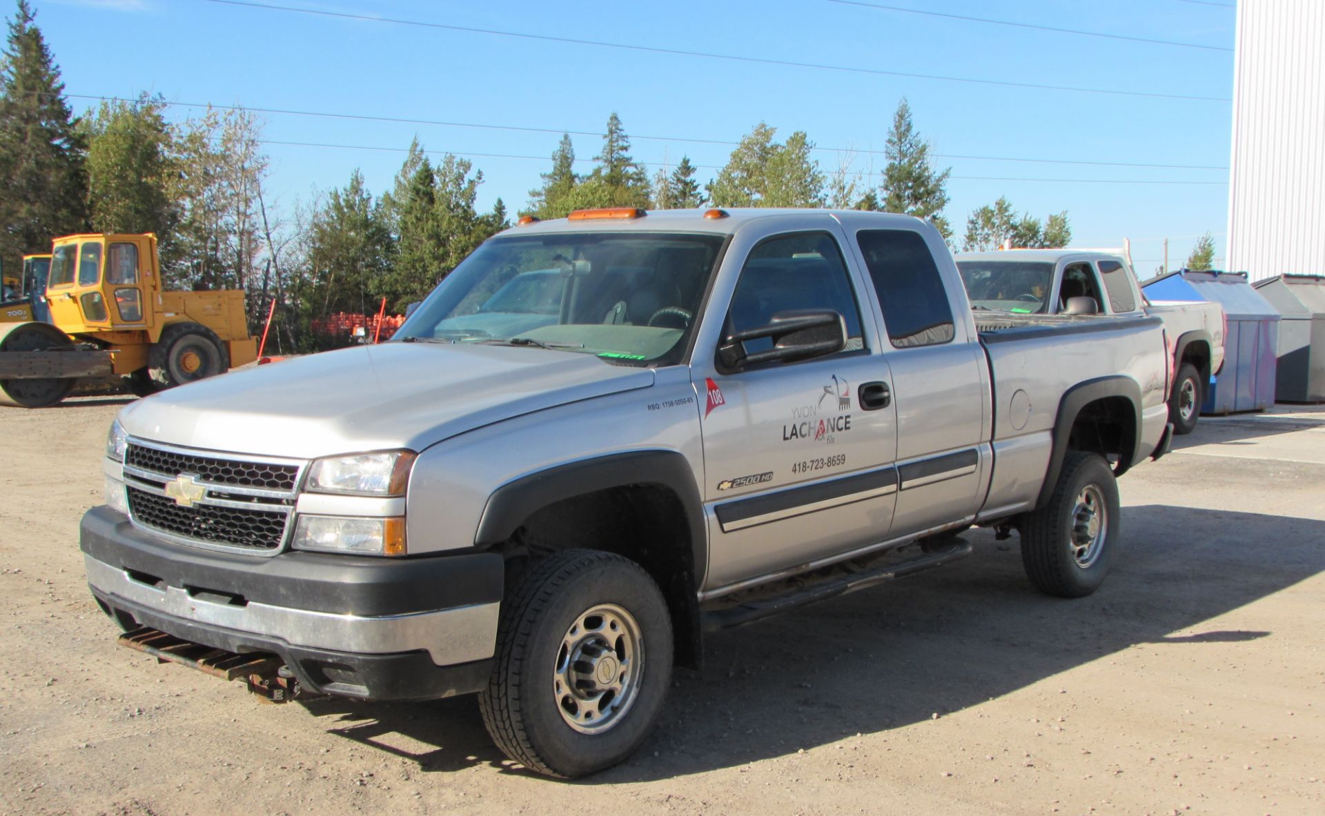2007 CHEVY SILVERADO 2500HD PICK UP C/W EXTENDED CAB, 4X4, APPROX. 197,000KM (SHOWING ON METER)