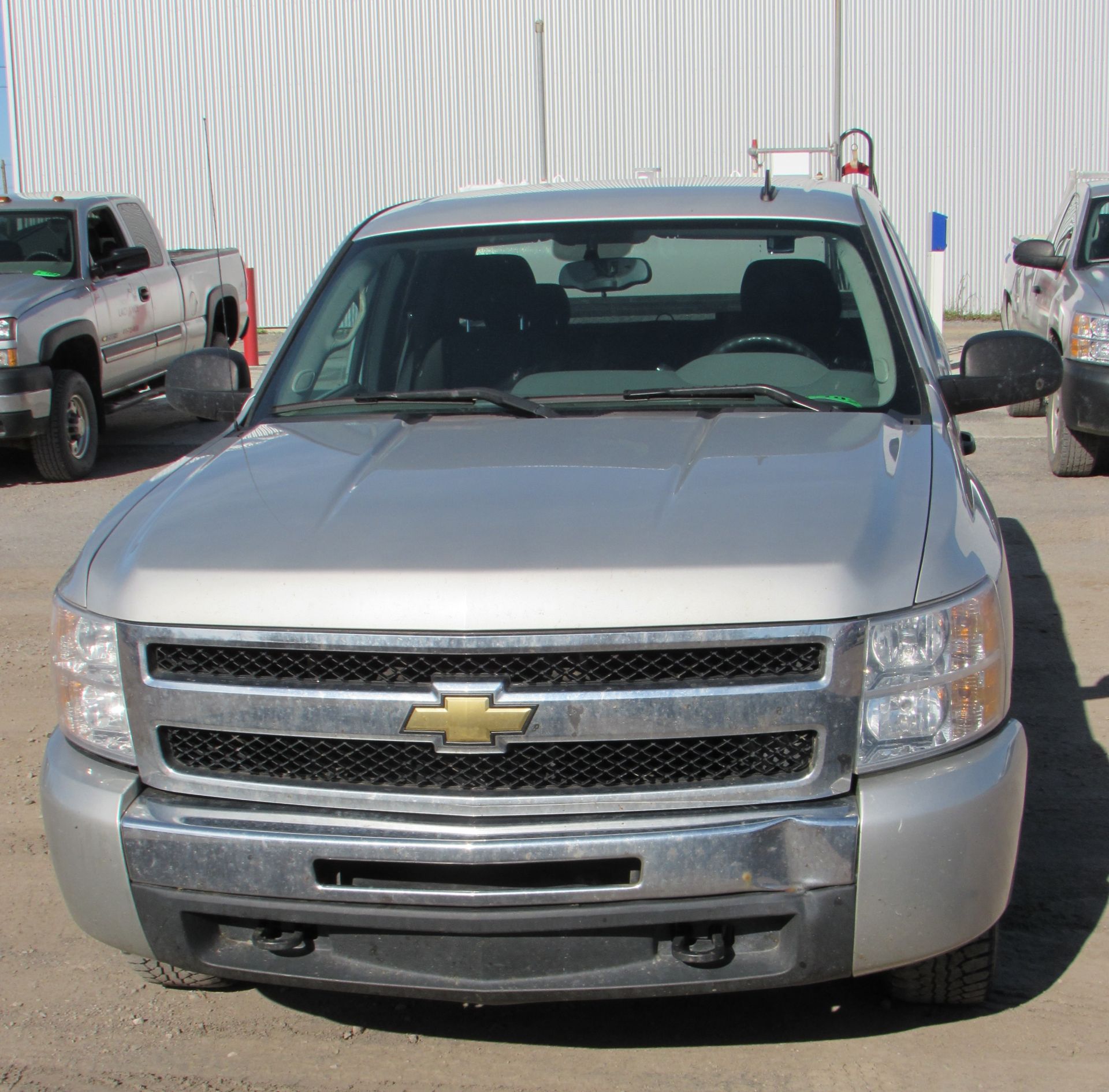 2010 CHEVY SILVERADO 1500 PICK UP C/W EXTENDED CAB, 4.8L V8 VORTEC FLEXFUEL ENGINE, 4X4, BOX - Image 2 of 6