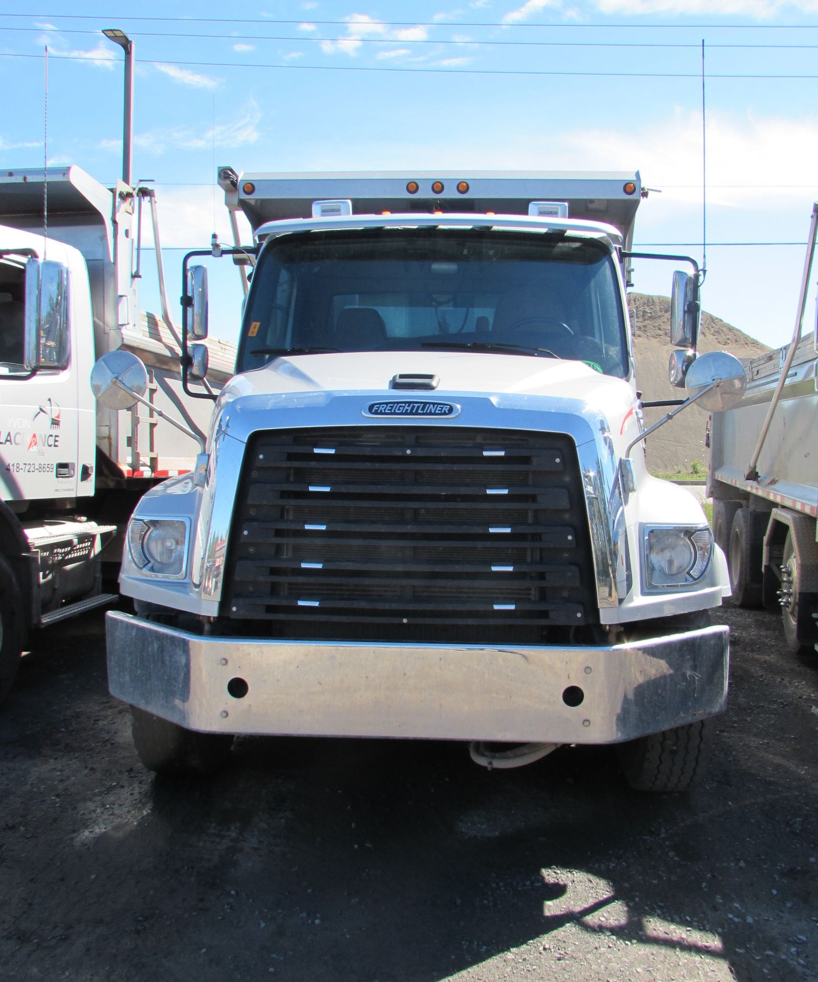 2014 FREIGHTLINER 114SD TRI-AXLE DUMP TRUCK C/W 6X4 DRIVELINE, DETROIT DD-13 DIESEL BLUETEC 350 HP - Image 7 of 7