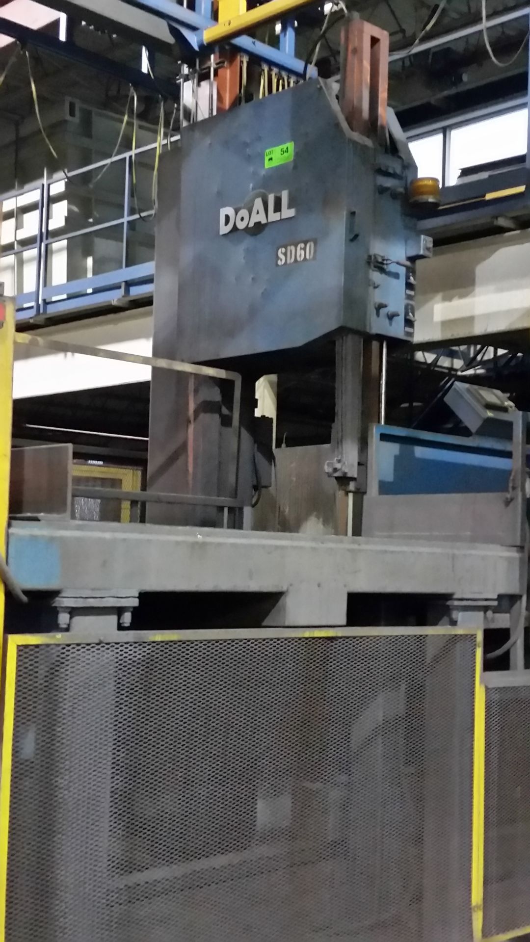 DOALL (2011) D900 DIAMOND BAND SAW WITH 35" THROAT, 35" WORK HEIGHT, 1.25"