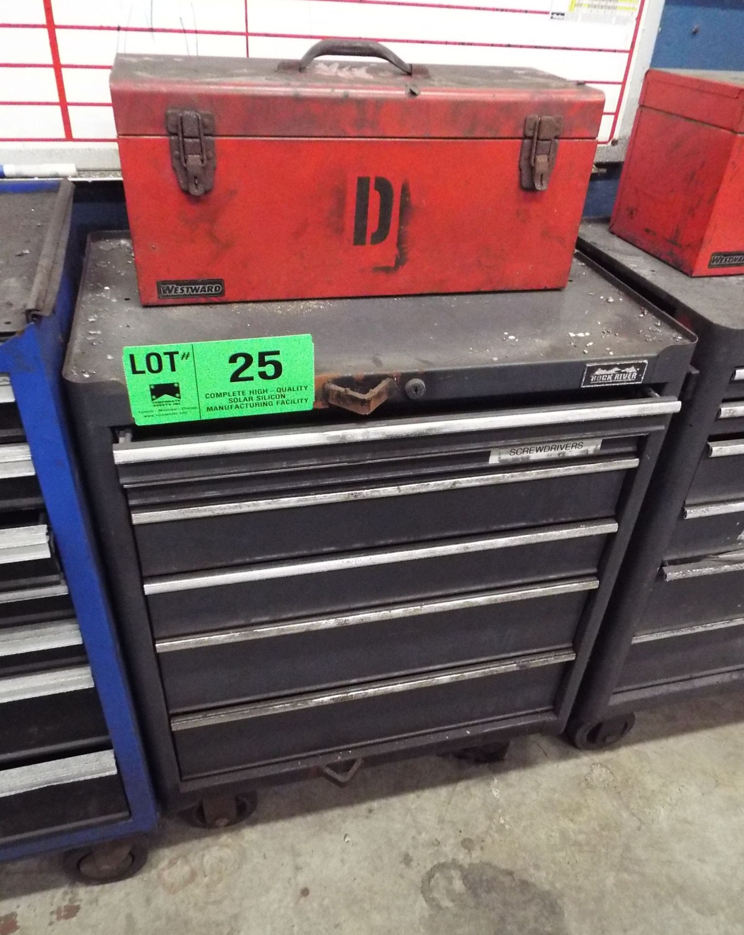 ROLLING TOOL BOX