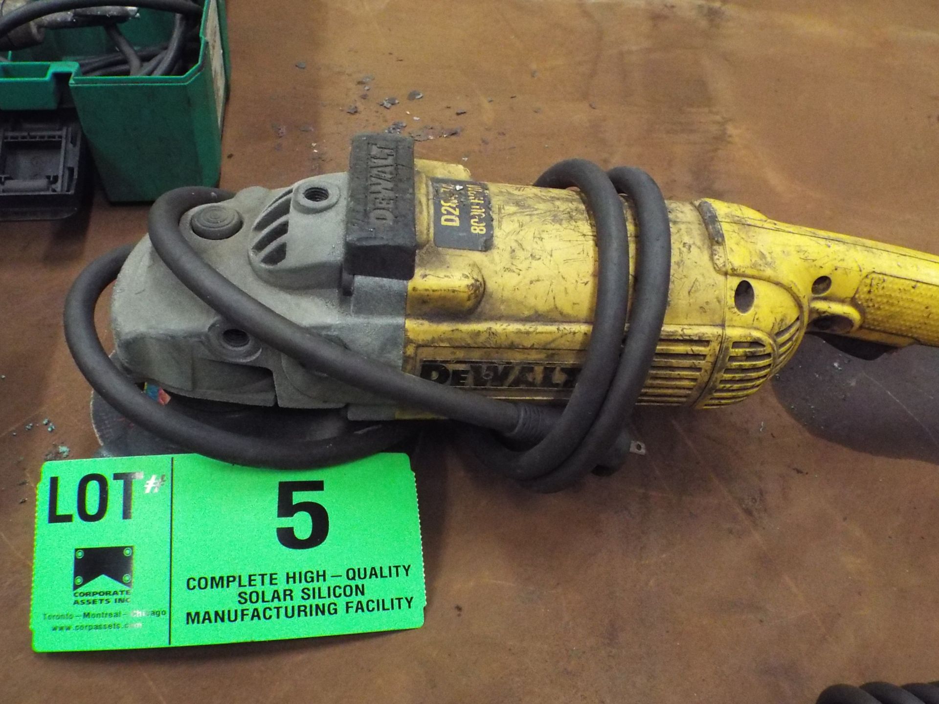 DEWALT 7" HEAVY DUTY ELECTRIC ANGLE GRINDER