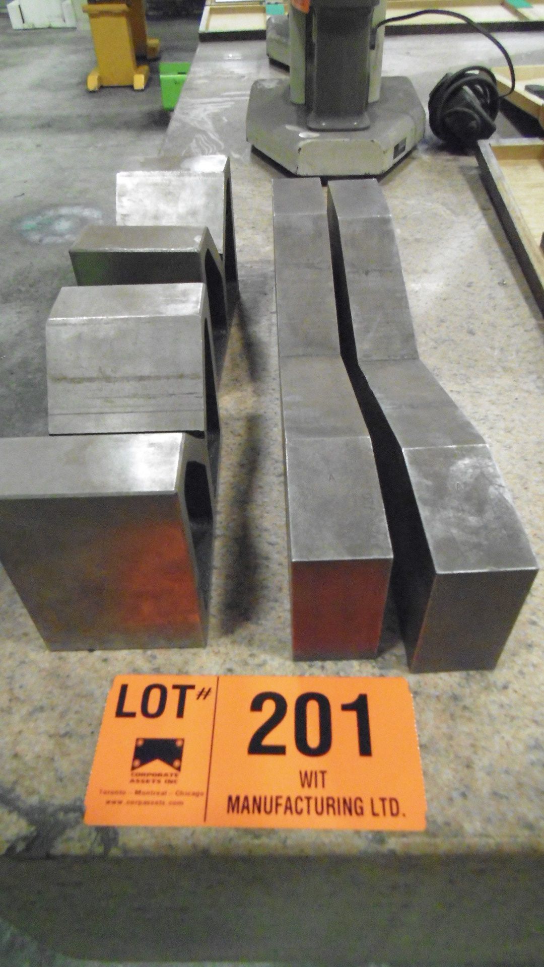 LOT/ 'V' BLOCKS (LOCATED IN CAMBRIDGE)